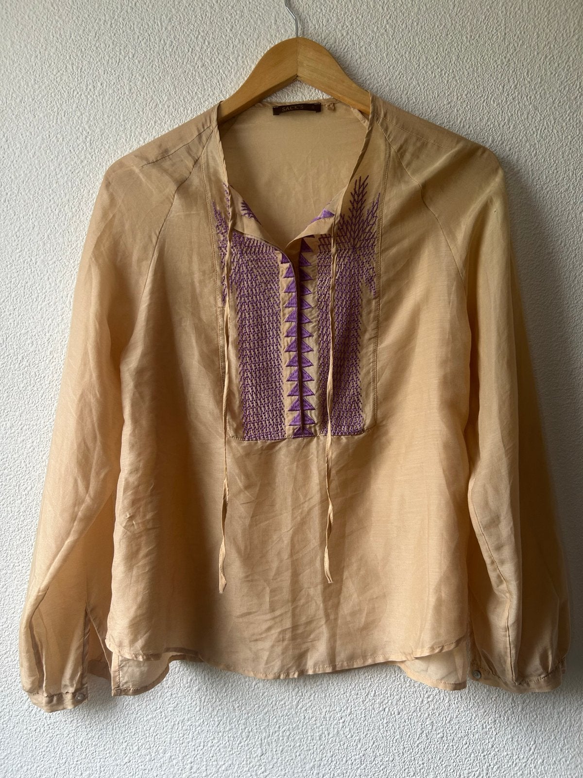 Sack's Blouse - Beige met paars borduursel, Kleding | Dames, Ophalen of Verzenden, Maat 38/40 (M), Beige