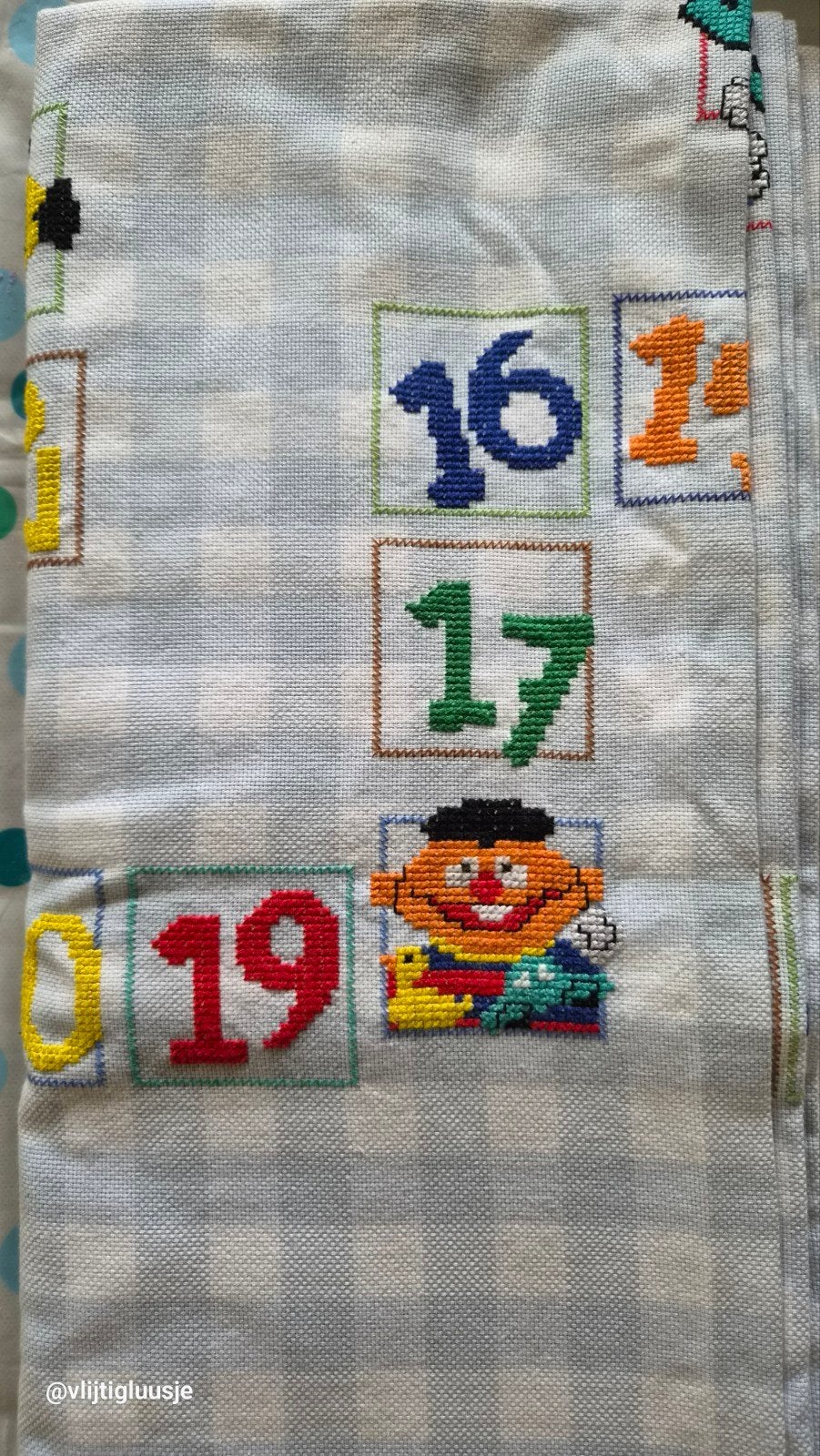 Tafelkleed Ganzenbord Bert en Ernie, geborduurd., Ophalen of Verzenden
