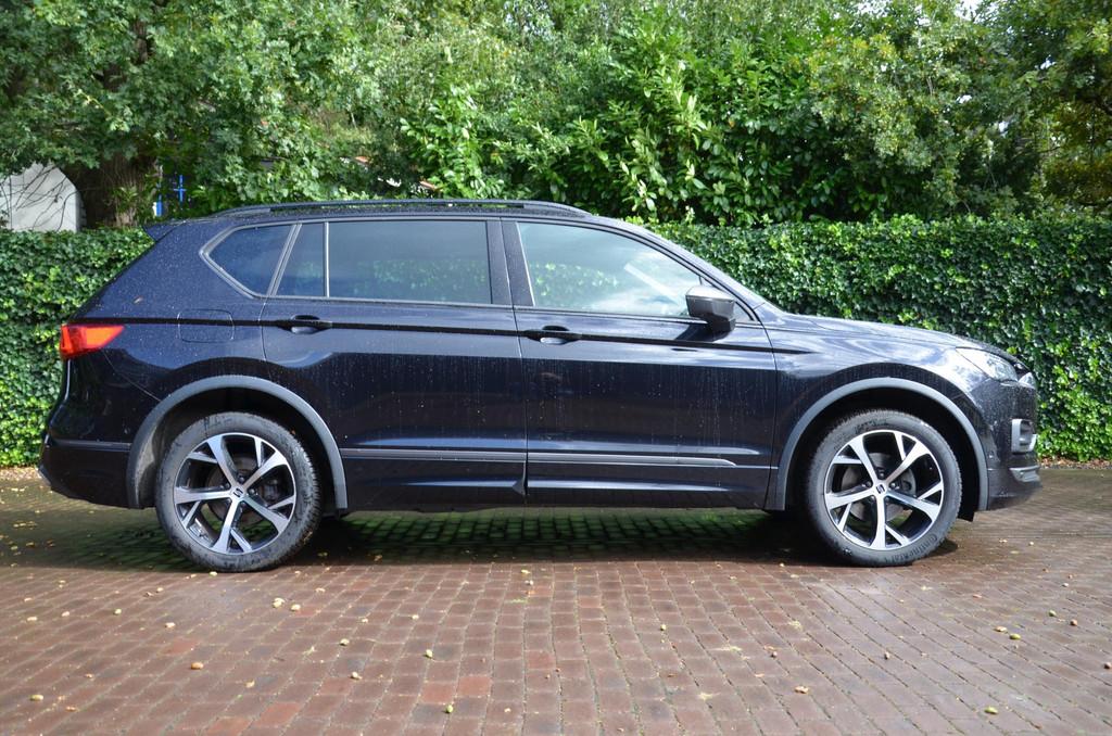 SEAT Tarraco 1.5 TSI FR Business Intense Automaat/Navi/Pdc/E, Stof, 4 cilinders, 150 pk, Zwart