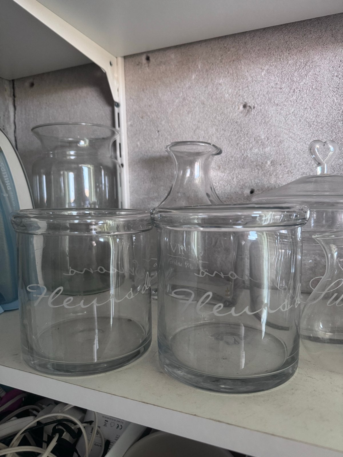 €17 Set van 2 Rivièra Maison vazen 'Fleurs', Huis en Inrichting, Woonaccessoires | Vazen, Ophalen of Verzenden
