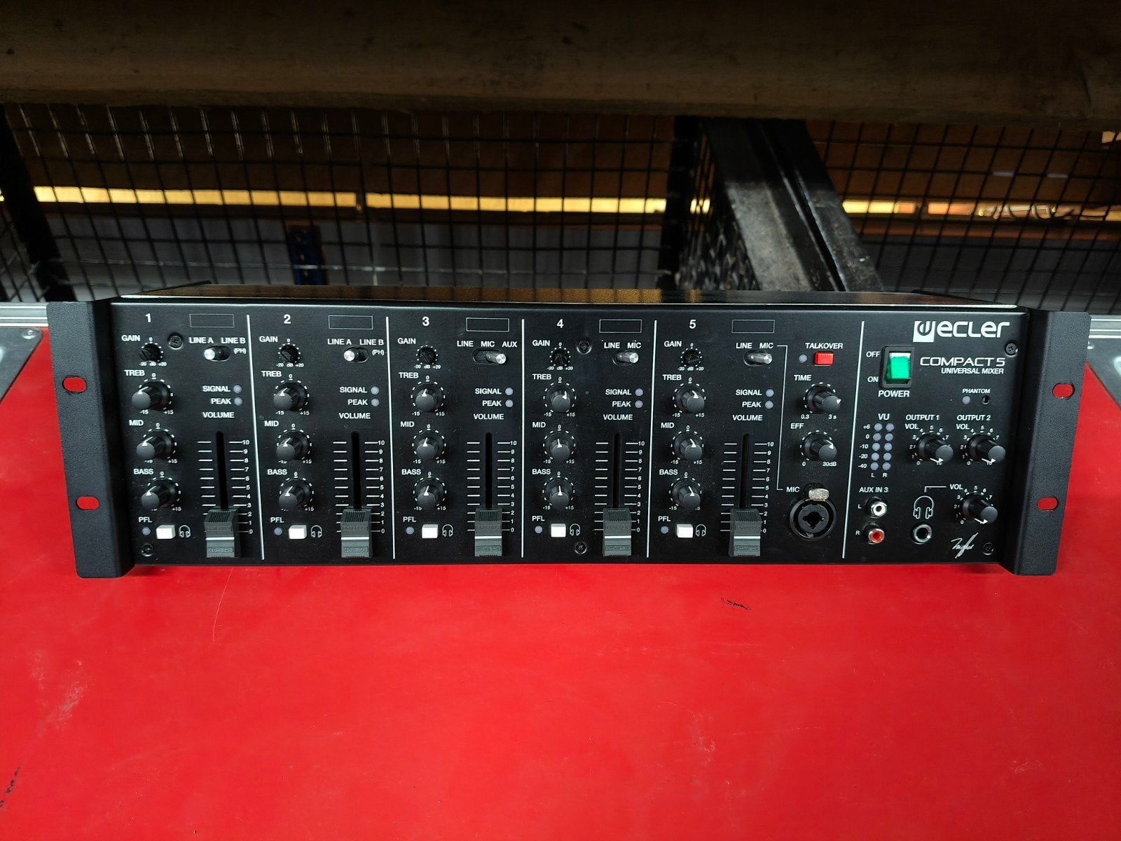 Ecler Compact 5 mixer., Muziek en Instrumenten, Mengpanelen, Ophalen of Verzenden, Gebruikt, 5 tot 10 kanalen, Microfooningang