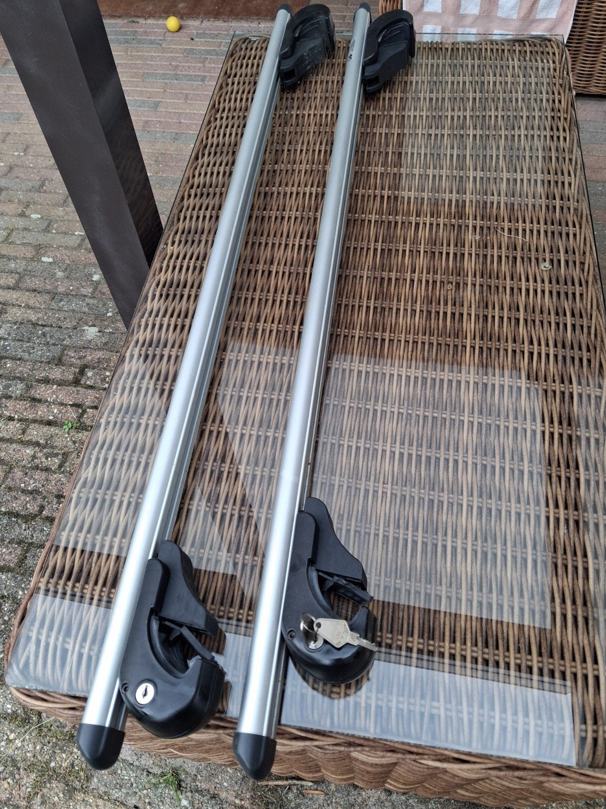 Menabo Brio 120cm dakdragers voor open dakrail met slot, Auto diversen, Dakdragers, Ophalen of Verzenden