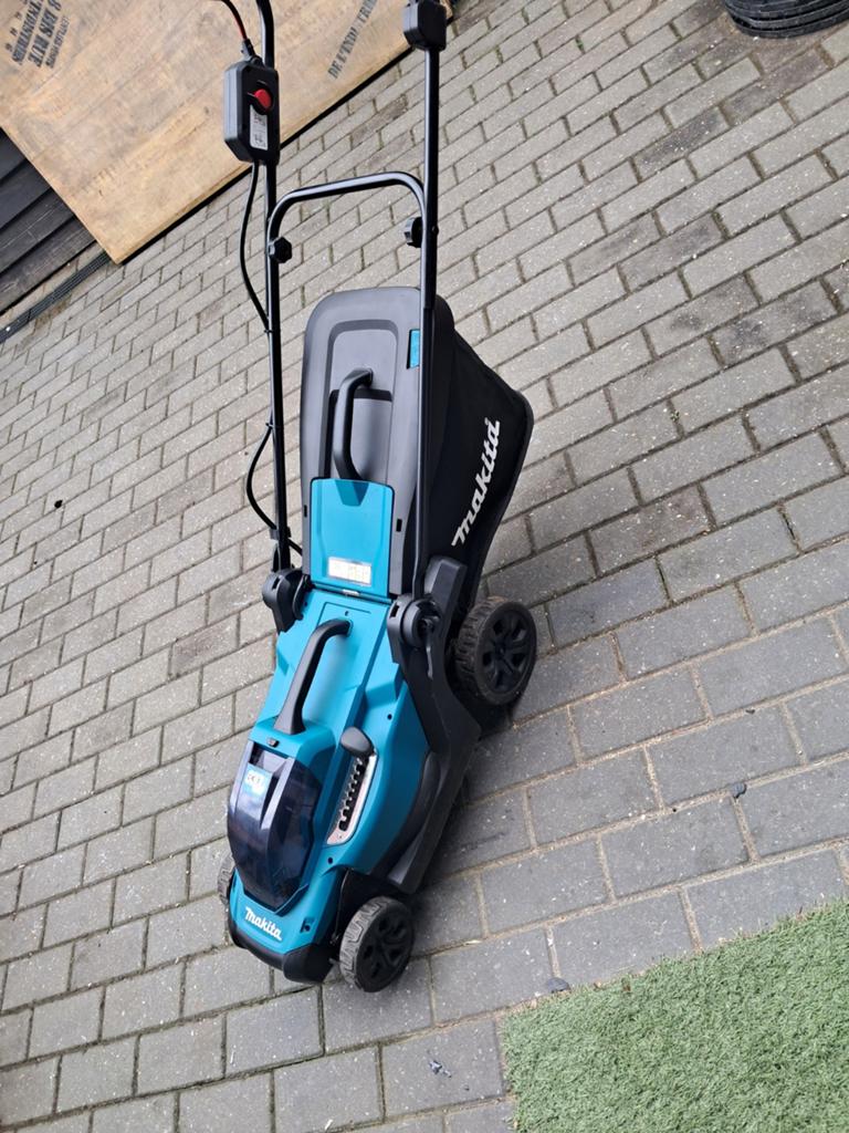 Makita grasmaaier 18v, Ophalen