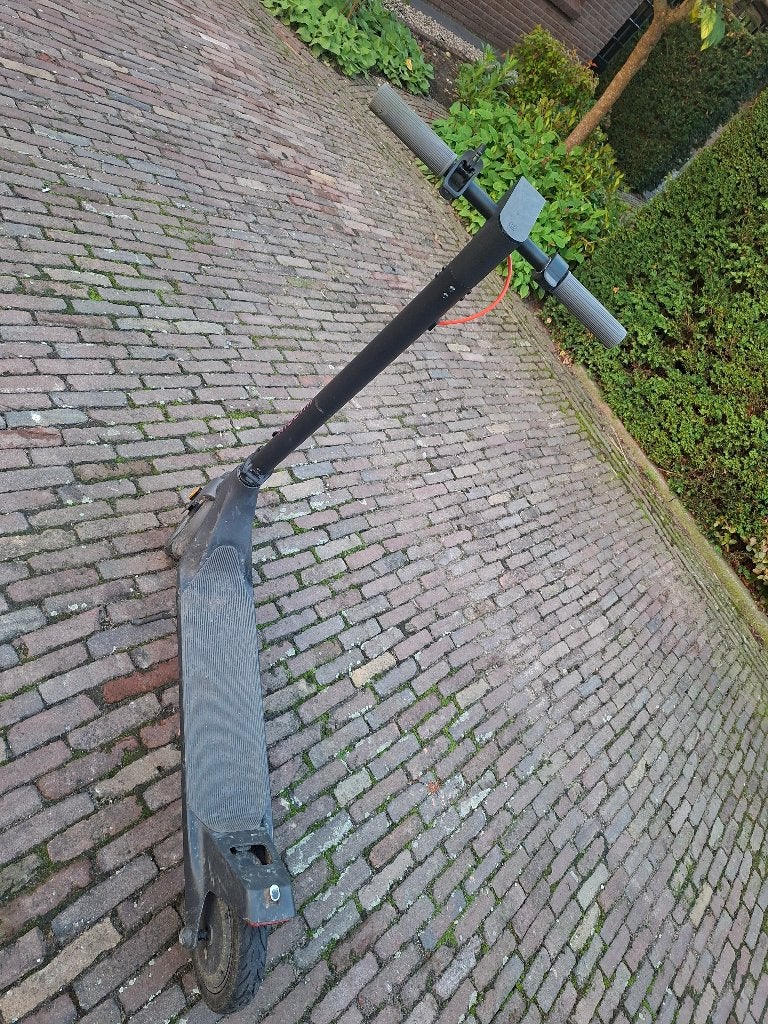 Foto 4 van Xiaomi Mi Essential Elektrische Step - Zo goed als nieuw