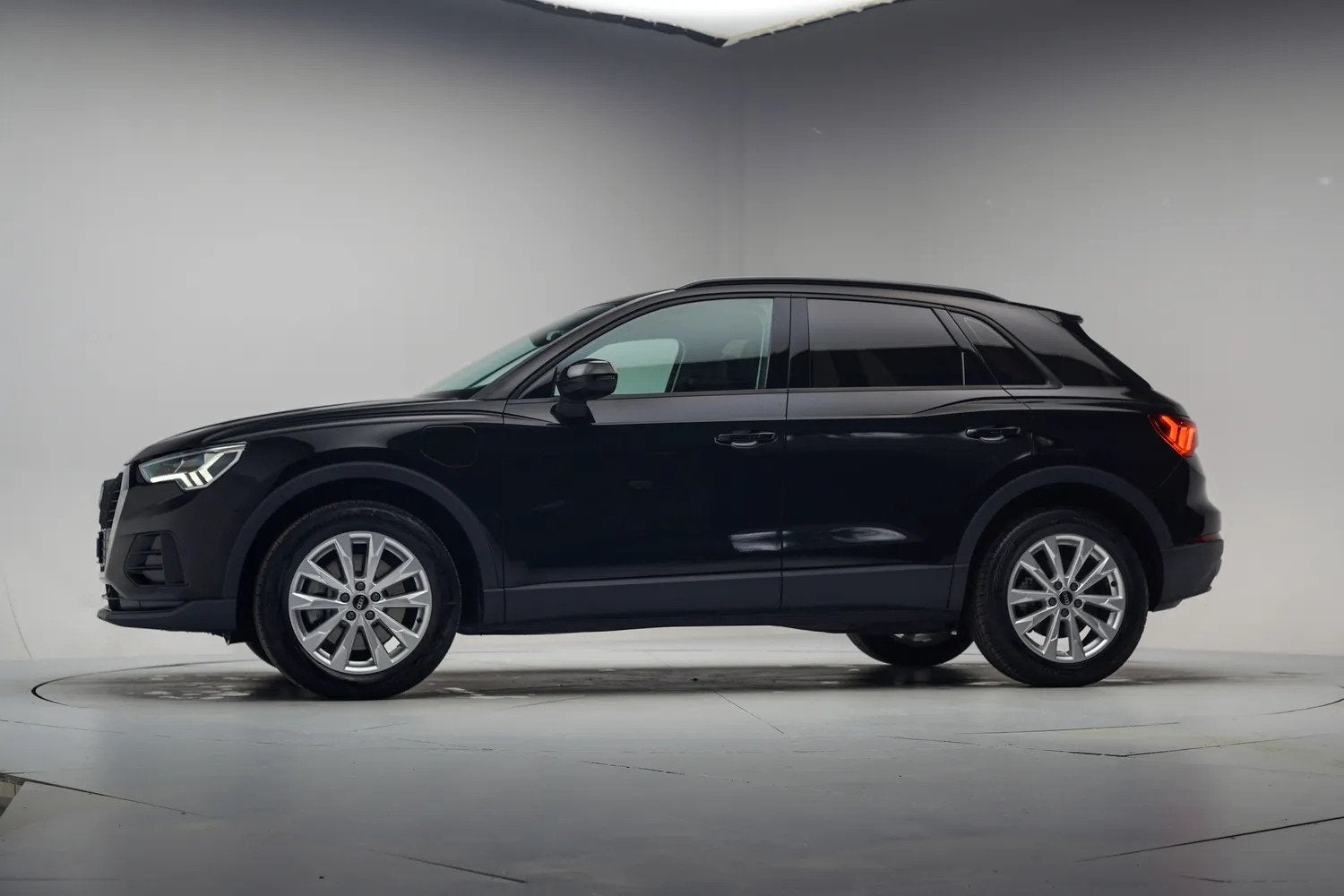 Audi Q3 45 TFSI e Advanced edition [ Navi Apple/Android Trek, Gebruikt, 150 pk, Zwart, Origineel Nederlands
