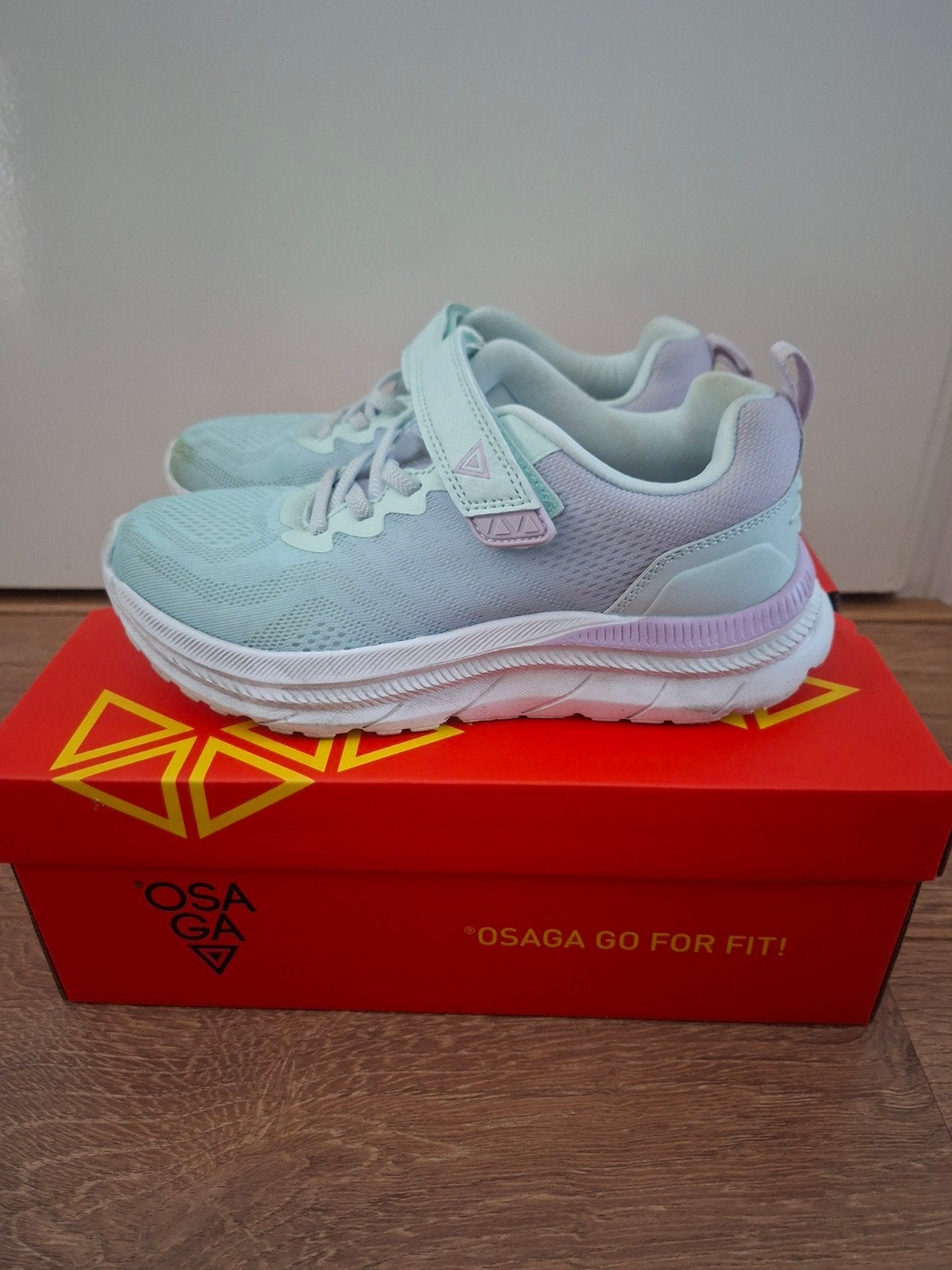 sportschoenen maat 35, Ophalen, Gebruikt, Osaga (Scapino), Jongen of Meisje