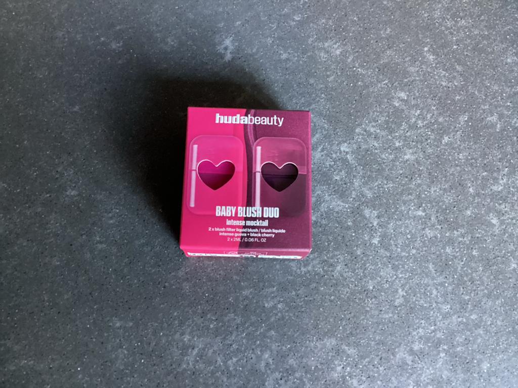 Huda Beauty Baby Blush Duo - Intense Mocktail, Wangen, Ophalen of Verzenden, Zo goed als nieuw, Make-up