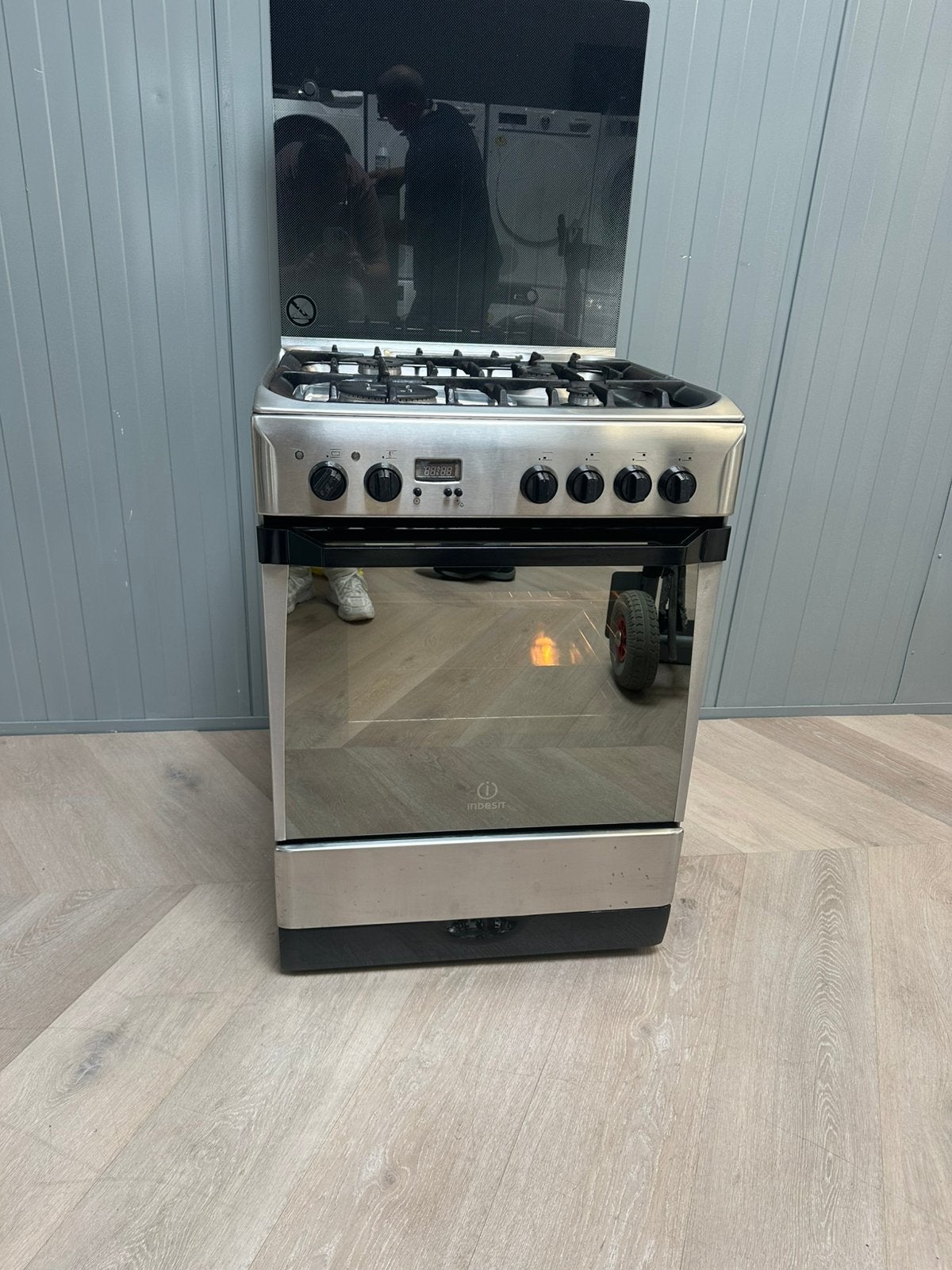 Indesit 4 Pits Gasfornuis inclusief Garantie&Bezorging, Ophalen, Gebruikt, Minder dan 85 cm, Warmhoudplaat