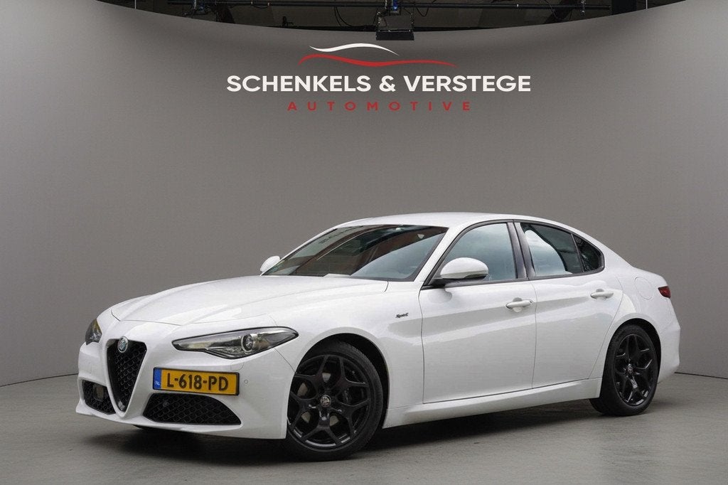 Alfa Romeo Giulia 2.2 Sprint / BTW / Trekhaak / 18'Inch / Ad, Auto's, Alfa Romeo, 745 kg, Gebruikt, Wit, Origineel Nederlands