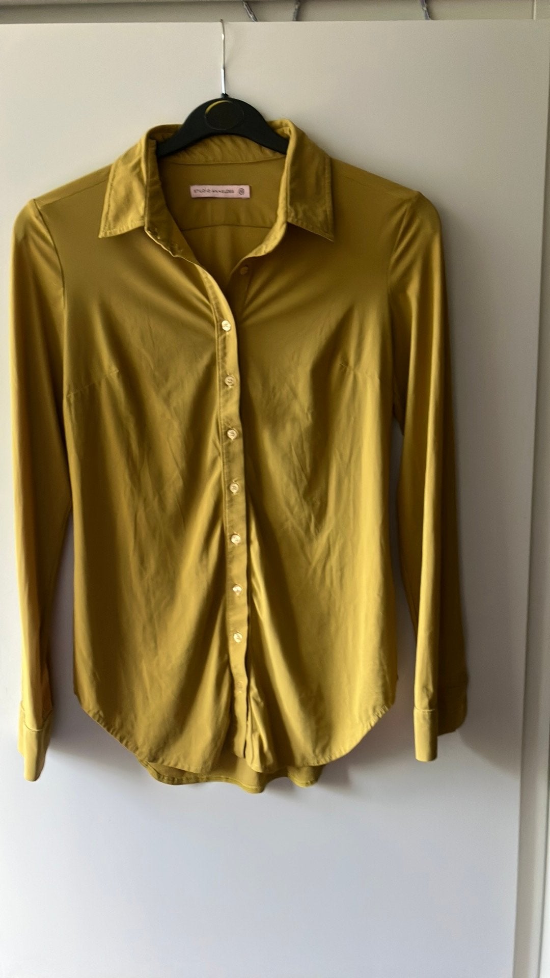 Studio Anneloes.Mosterdgele blouse.Travelkwaliteit.Maat XS, Studio Anneloes, Geel, Ophalen of Verzenden, Zo goed als nieuw