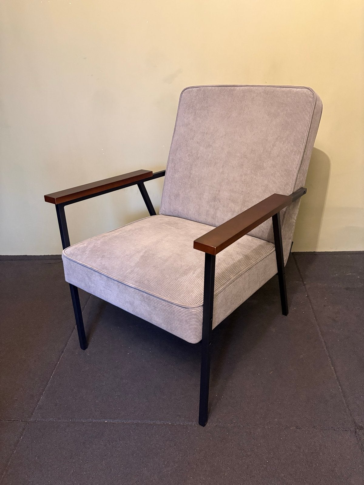WOOOD Sally Fauteuil - Verweerd groen / grijs, Minder dan 75 cm, Ophalen of Verzenden, Zo goed als nieuw, Metaal
