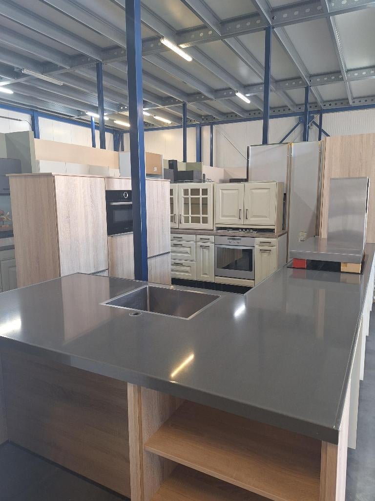 Keuken Compleet met APP 120Keukens op voorraad Nr. 2931, Ophalen of Verzenden, Zo goed als nieuw, Overige typen, Met kookeiland
