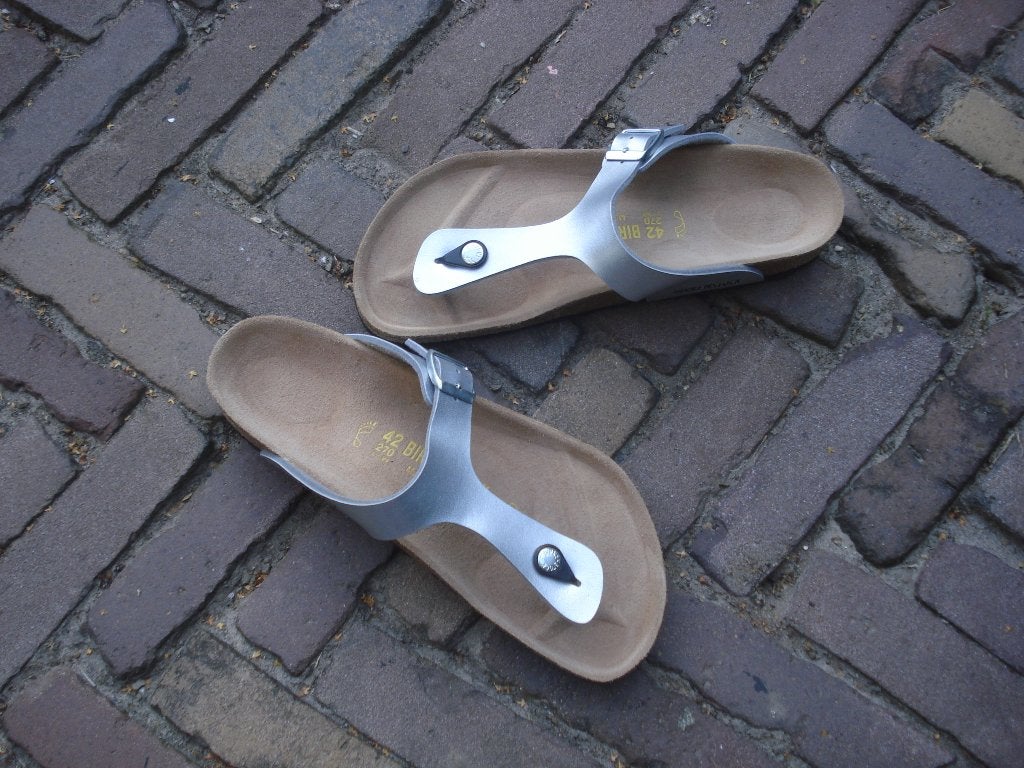 BIRKENSTOCK GIZEH ZILVER NIEUW 42 GRATIS VERZENDING PER POST, Slippers, Overige kleuren, Verzenden, Nieuw