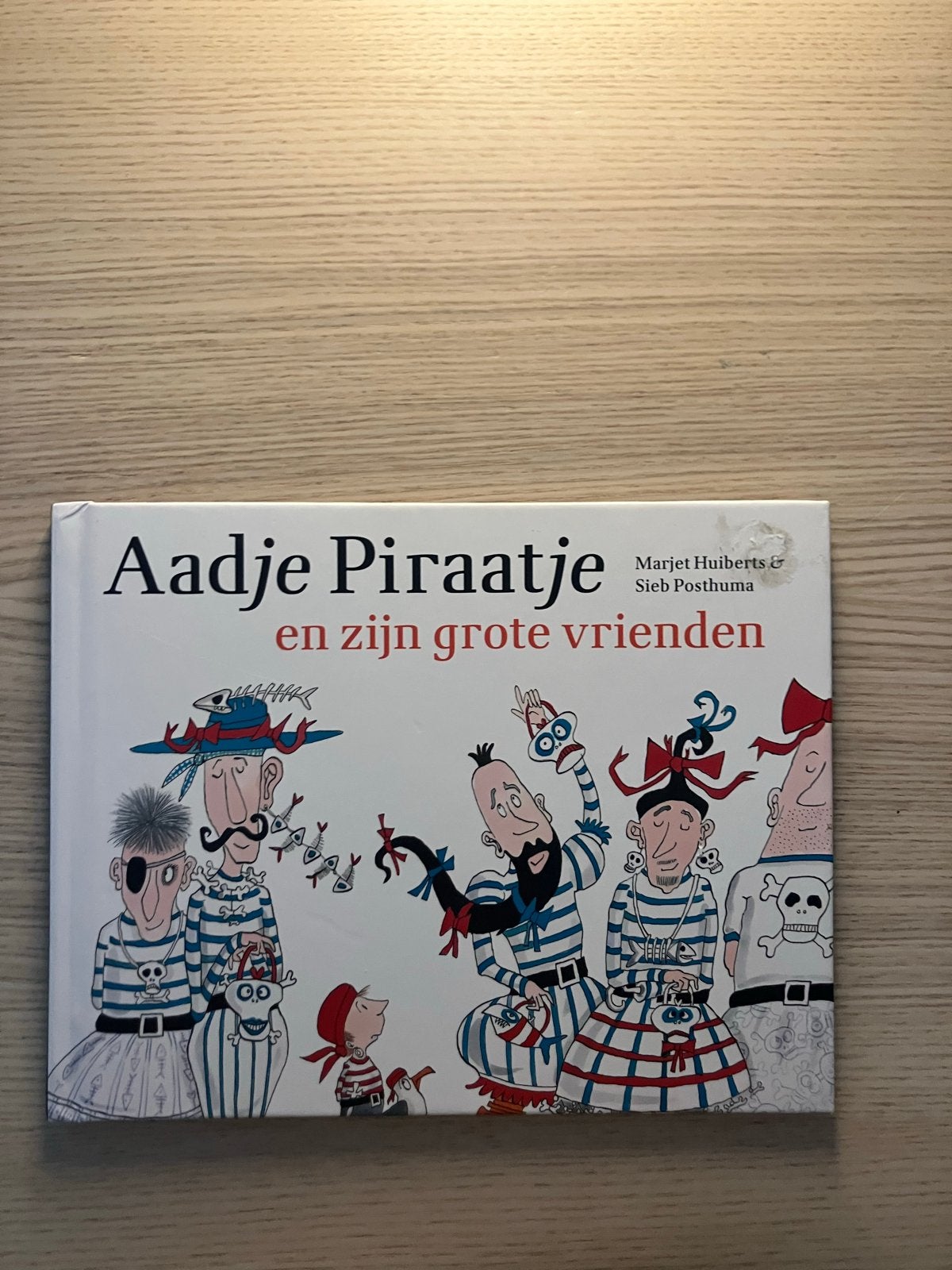 Marjet Huiberts - Aadje Piraatje en zijn grote vrienden, Ophalen of Verzenden, Zo goed als nieuw, Marjet Huiberts