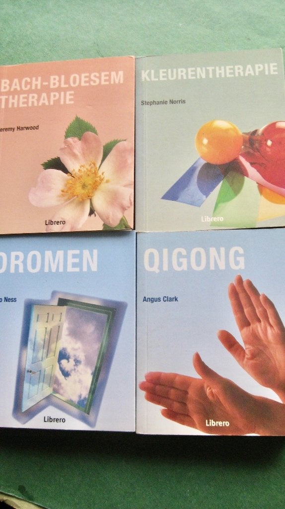 4 esoterische boeken, Spiritualiteit algemeen, Overige typen, Ophalen of Verzenden, Zo goed als nieuw