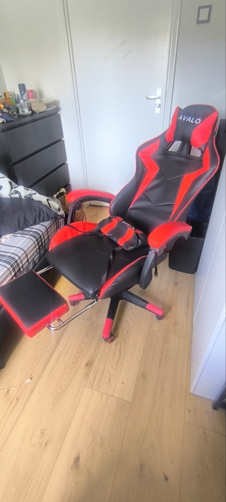 Gamingstoel AVALO rood/zwart - Zo goed als nieuw