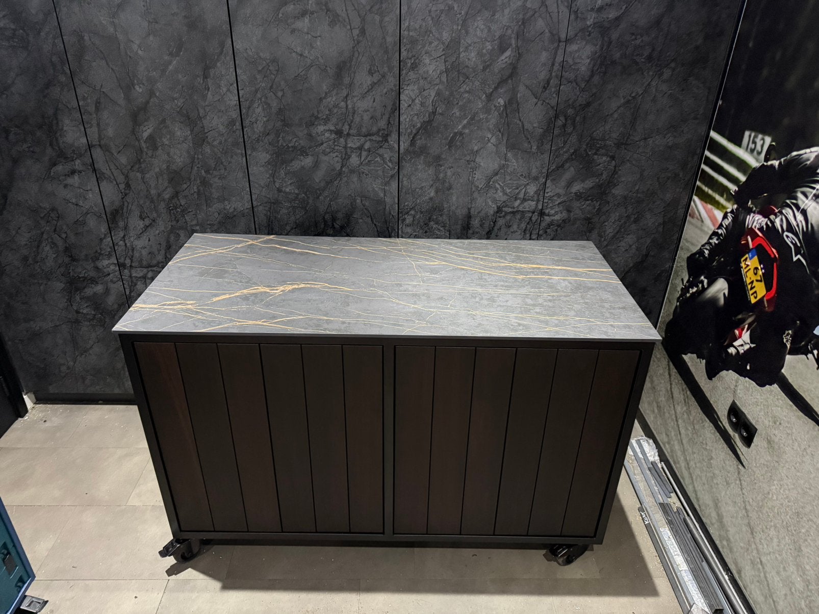 Buitenkeuken bamboe, gepoedercoat staal, dekton laurent blad, Tuin en Terras, Buitenkeukens, Ophalen of Verzenden, Zo goed als nieuw