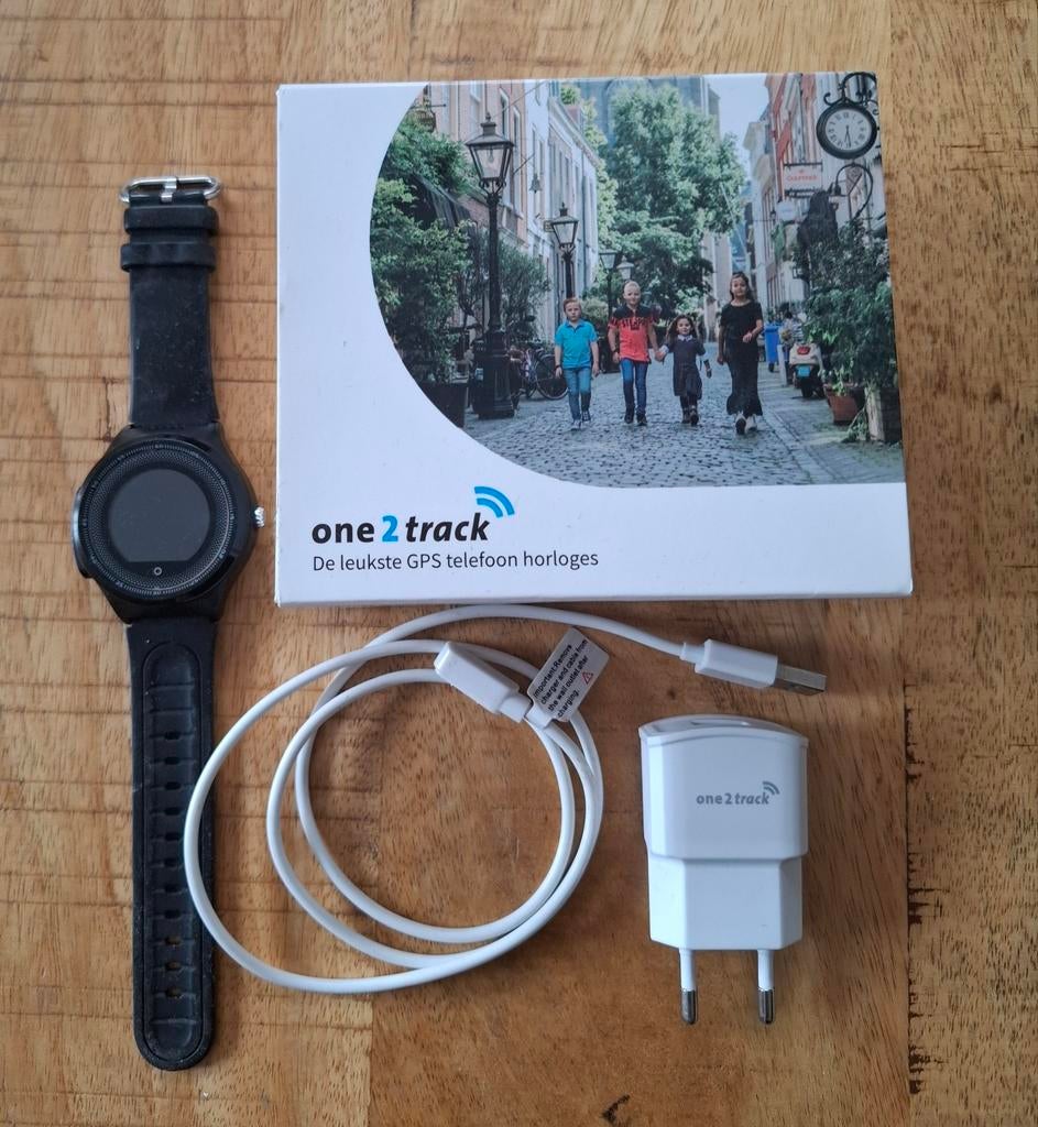 One2track GPS horloge met lader en adapter, Gebruikt, One2track, Zwart, Ophalen of Verzenden