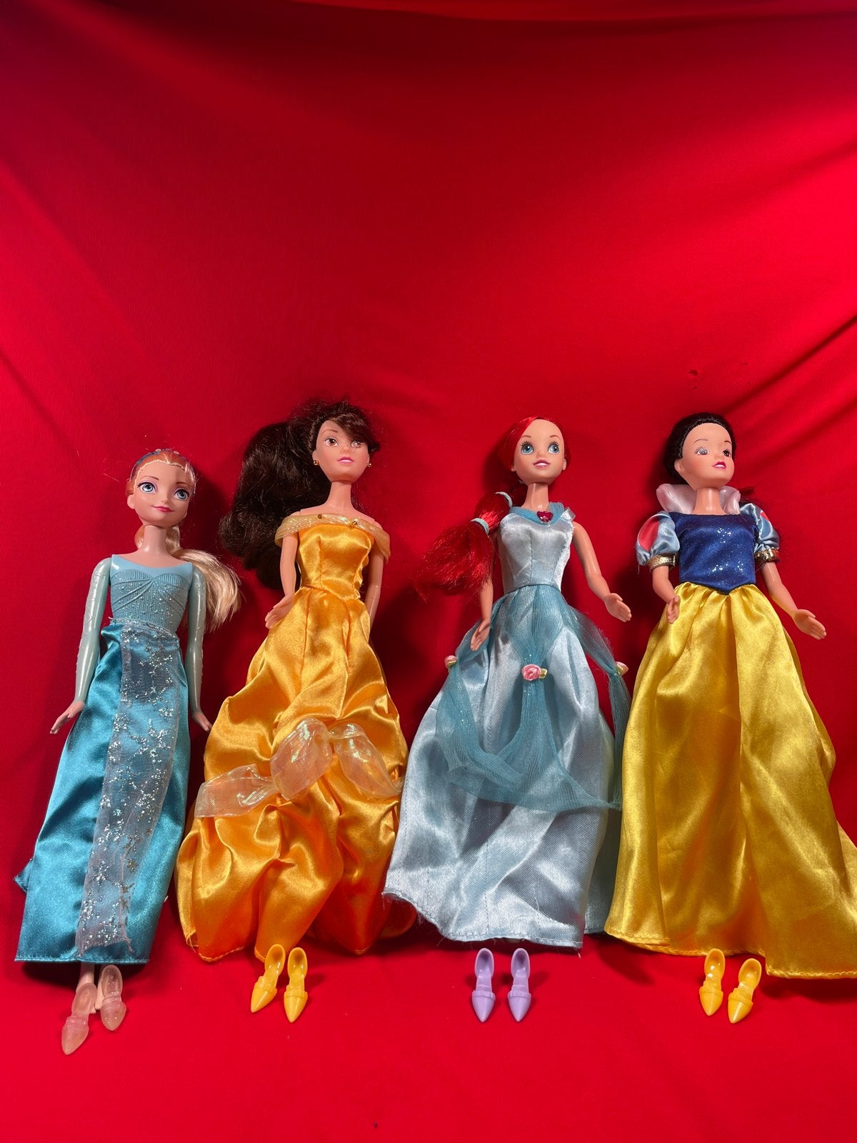 Set van 4 Disney Prinsessen Poppen met Schoentjes, Ophalen of Verzenden, Gebruikt, Barbie