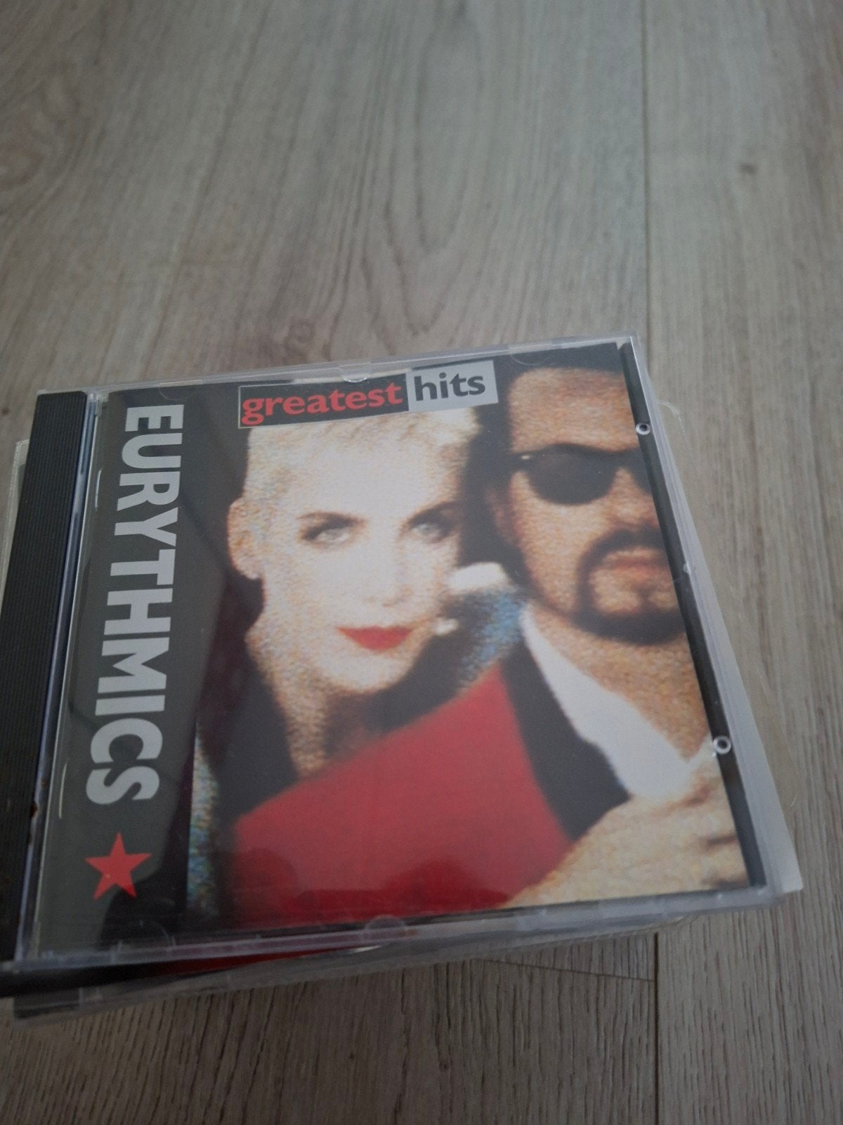 The Eurythmics - Greatest Hits, Verzenden