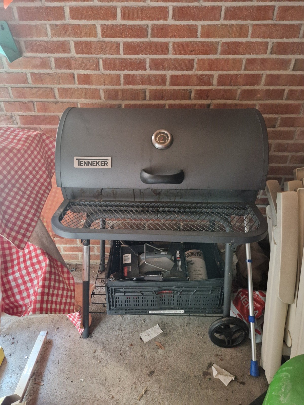 Teneker BBQ: Robuuste Houtskoolbarbecue, Tuin en Terras, Barbecue-accessoires, Gebruikt, Ophalen