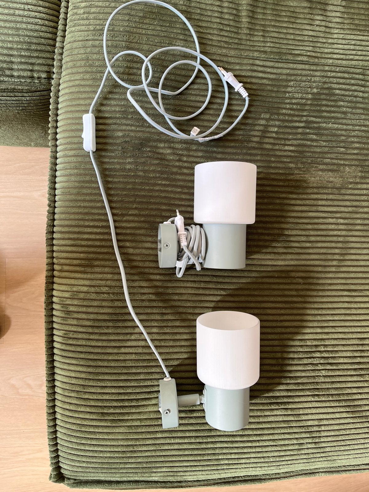Set van 2 moderne tafellampen, groen en wit, Huis en Inrichting, Ophalen, Overige merken, Meerkleurig, E14 (klein)