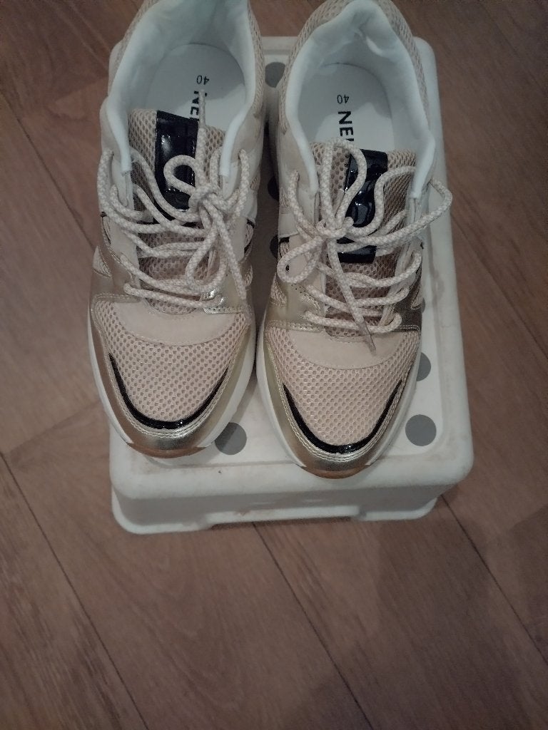 Sneakers maat 40, Nieuw, Ophalen of Verzenden, Sneakers of Gympen, Nelson