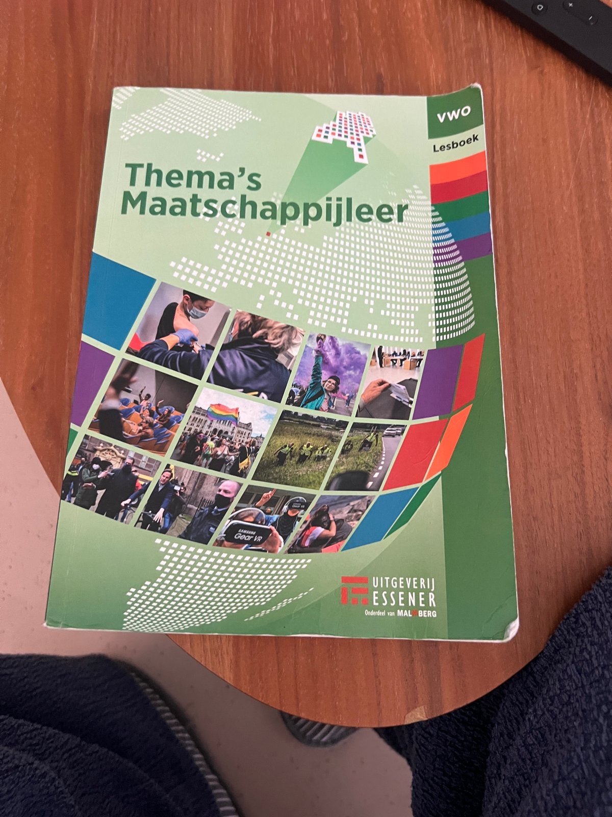 Thema's Maatschappijleer VWO Lesboek - Essener/Malmberg, Ophalen of Verzenden, Gelezen, VWO, Maatschappijleer