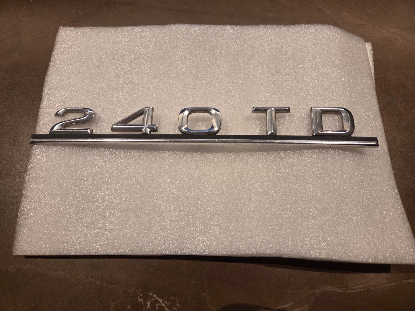 Mercedes W123 240TD kofferbak embleem, Ophalen of Verzenden, Mercedes-Benz