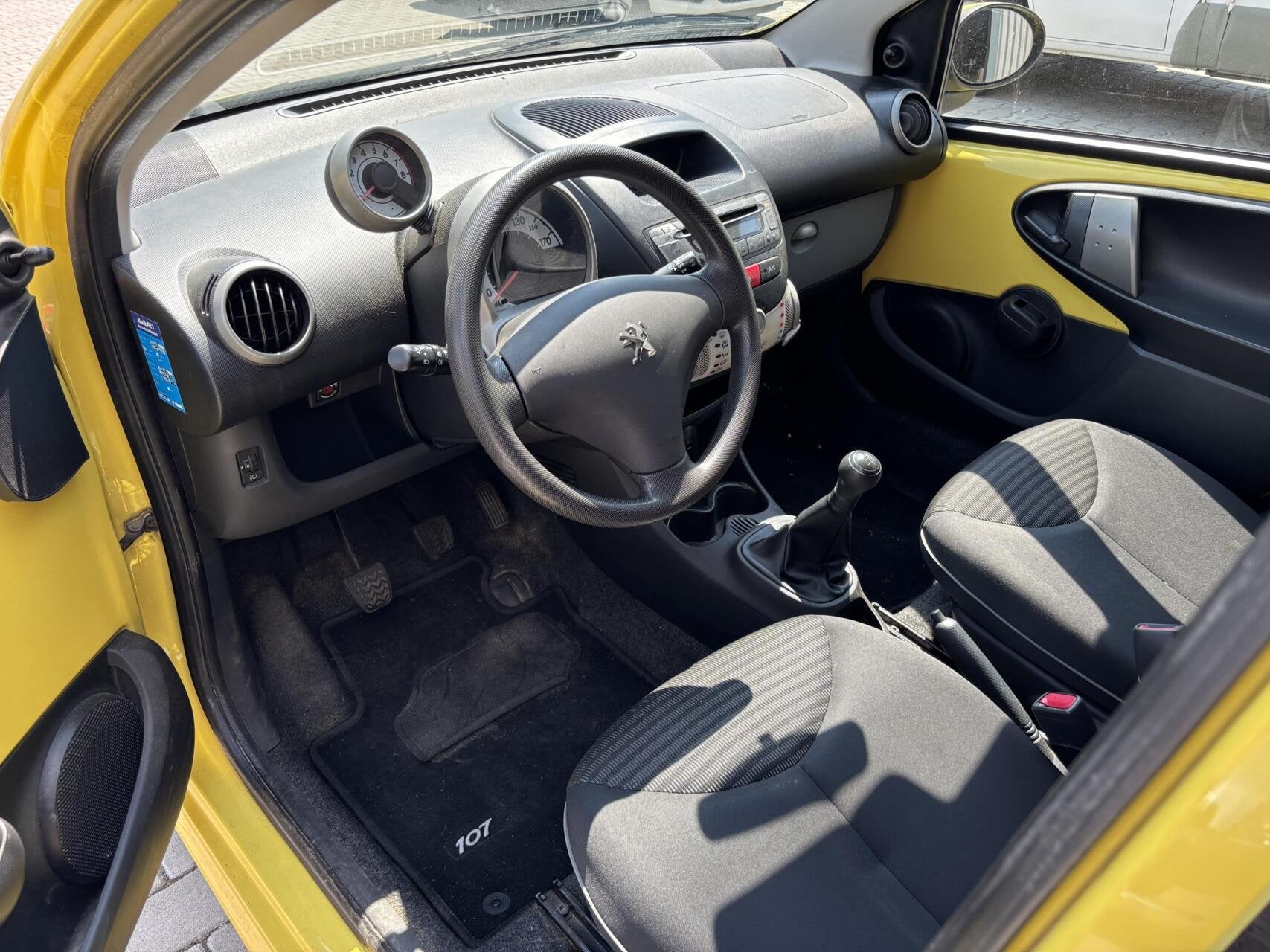 Peugeot 107 1.0 Active - Airco - 5-deurs - Centrale vergrend, Auto's, Peugeot, Voorwielaandrijving, Gebruikt, 4 stoelen, Bedrijf