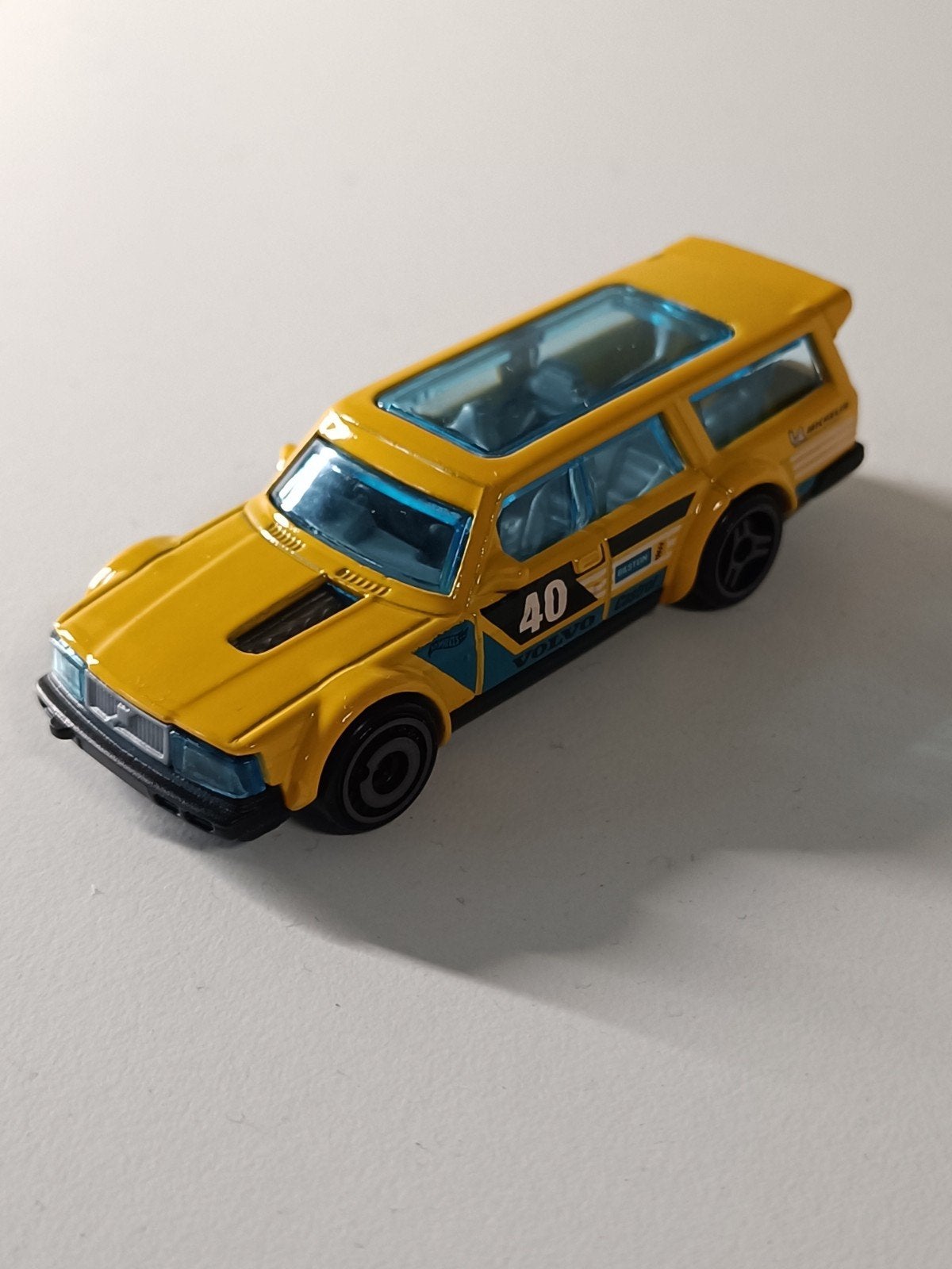 Hot Wheels Volvo 850 Estate Geel - Nieuwstaat, Ophalen of Verzenden, Nieuw