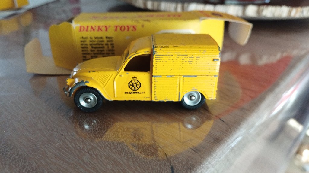 Dinky toys citroen 2CV ANWB met box, no.562H, Antiek en Kunst, Antiek | Speelgoed, Ophalen of Verzenden