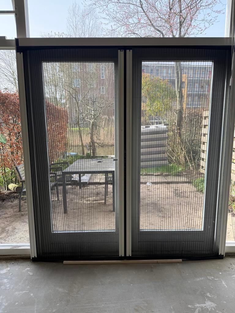 Luxaflex Plissé Hordeur dubbele schuifdeuren hordeuren, Ophalen, Hordeur, Metaal, Gebruikt