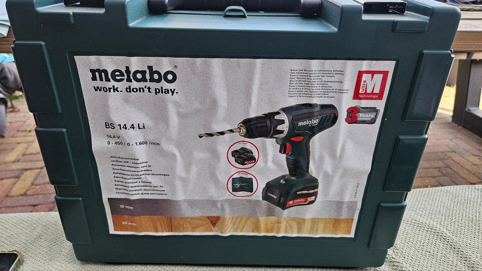 Metabo accuboormachine met 2 accu's en oplader, Variabele snelheid, Nieuw, Ophalen of Verzenden, Boor- en Schroefmachine