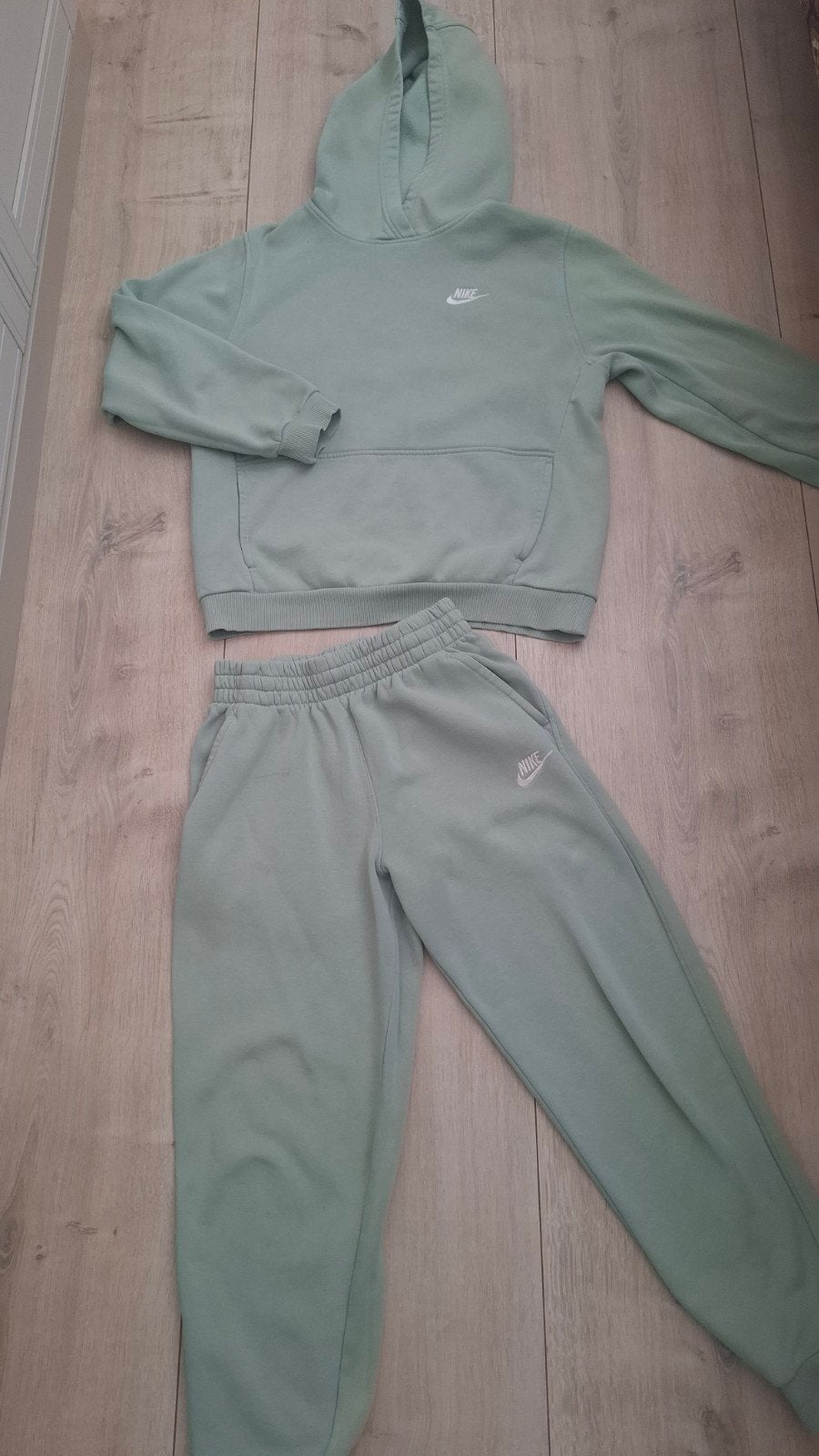 Nike trainingspak mintgroen  maaat 158/164, Ophalen of Verzenden, Gebruikt, Jongen of Meisje