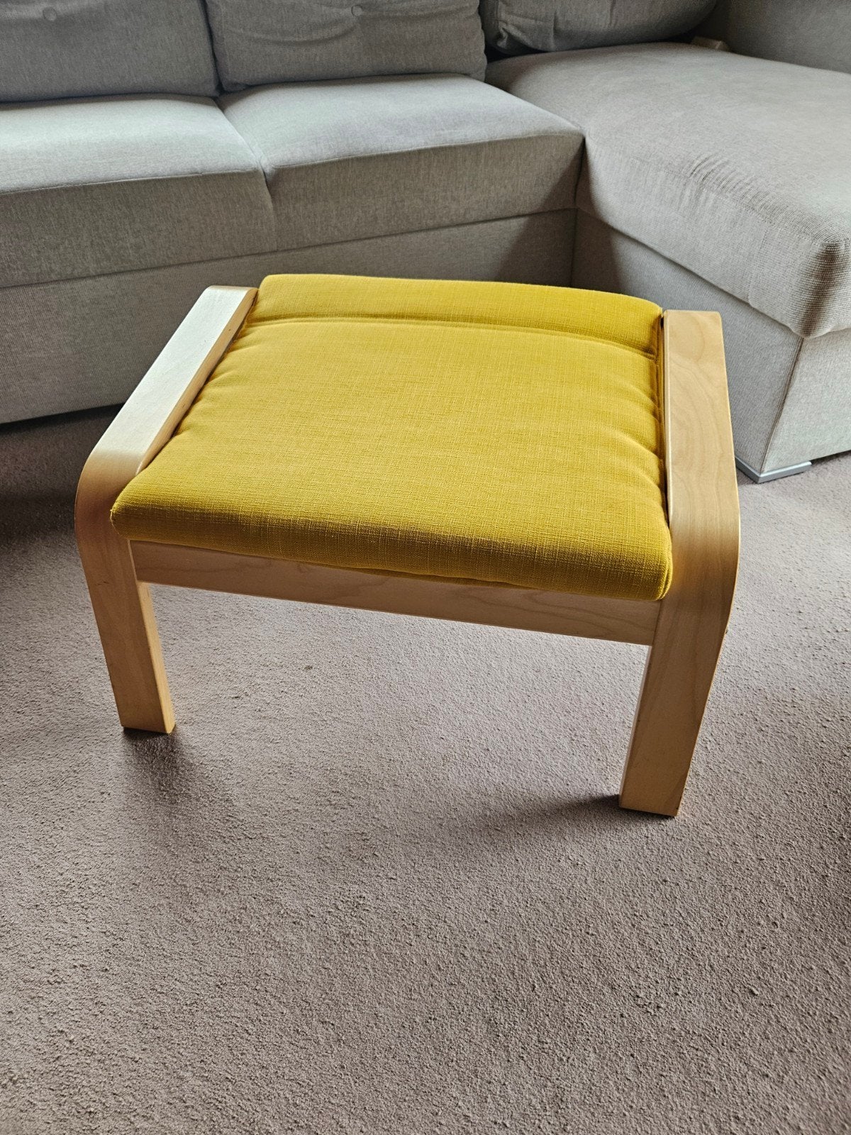 IKEA POÄNG voetenbank – geel met houten frame – ZGAN, Huis en Inrichting, Ophalen, Hout, 50 tot 75 cm, Rechthoekig
