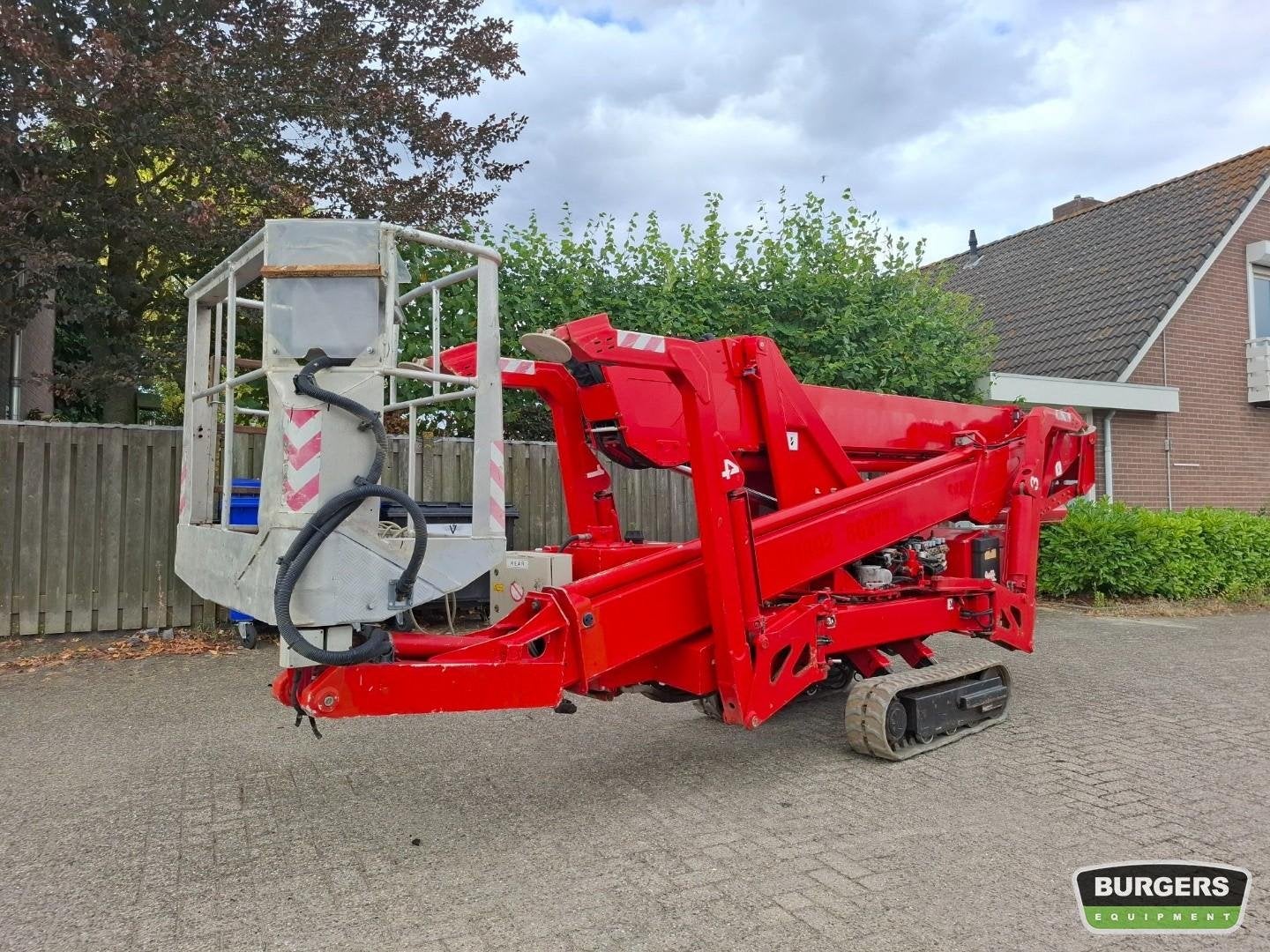 Teupen Leo 23 GT BE3016, Zakelijke goederen