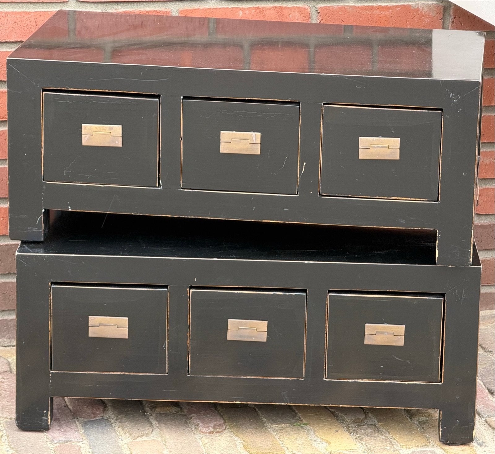 Set van 2 Oosterse Ladenkastjes Zwart met Messing Beslag, Huis en Inrichting, Gebruikt, 5 laden of meer, 25 tot 50 cm, Overige houtsoorten