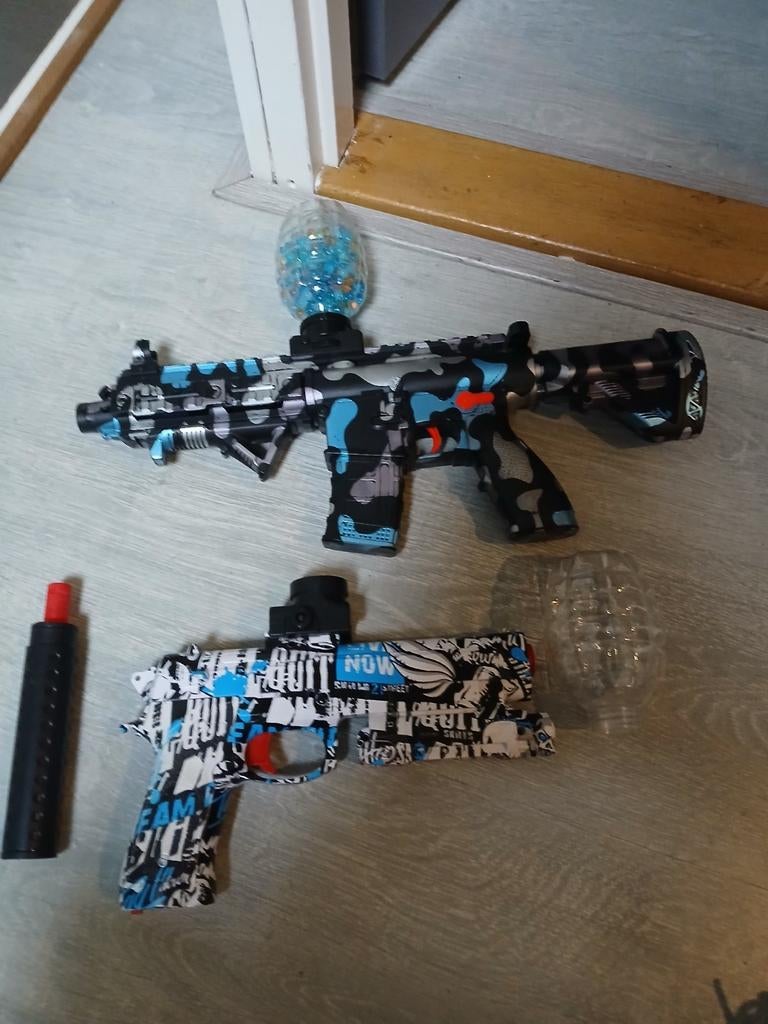 Gelblaster set met balletjes en lader, Ophalen of Verzenden, Gebruikt