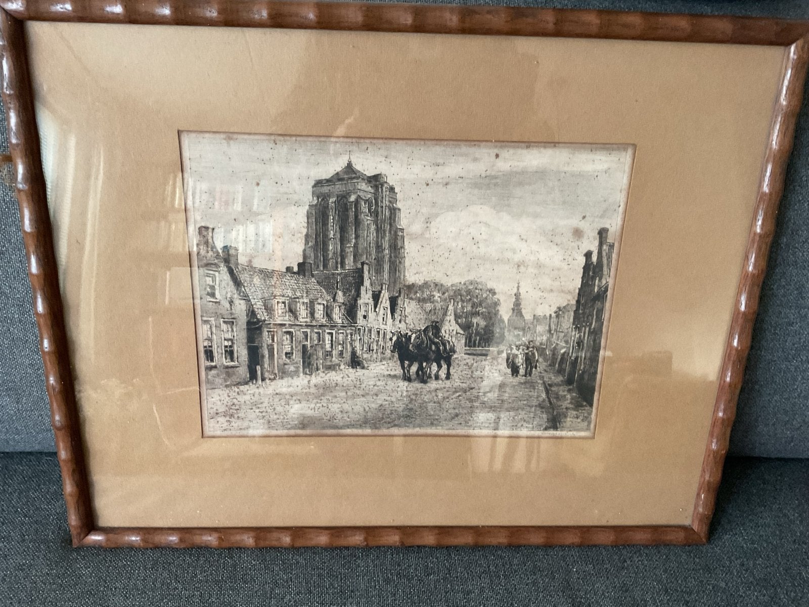 Antieke Ets Stadsgezicht met Kerk en Paardenkoets ., Ets, Stadsgezicht, Ophalen of Verzenden, Gesigneerd