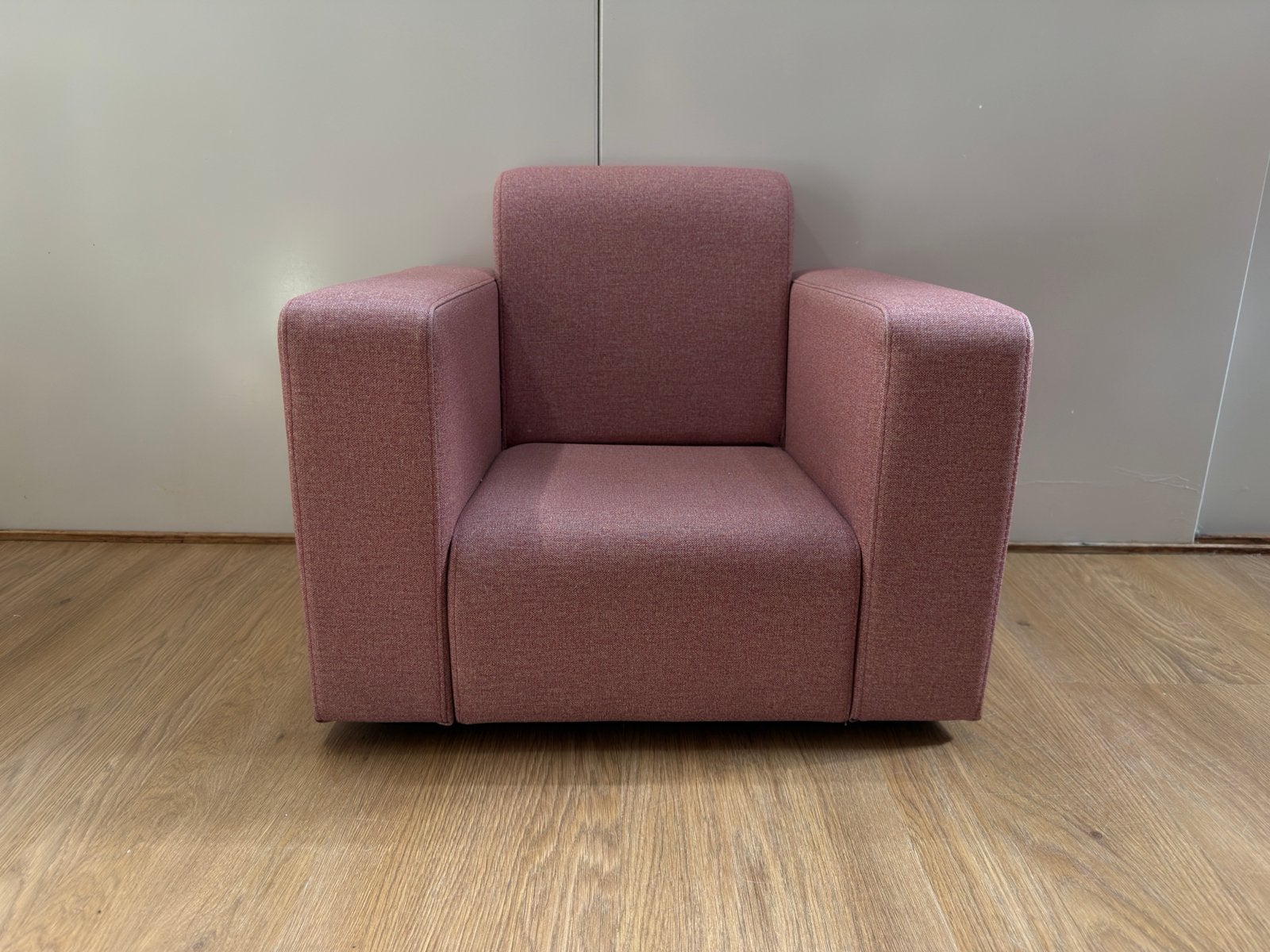 Roze kinderstoel/sofa - Comfortabel en stijlvol, Ophalen, Zo goed als nieuw, Overige typen