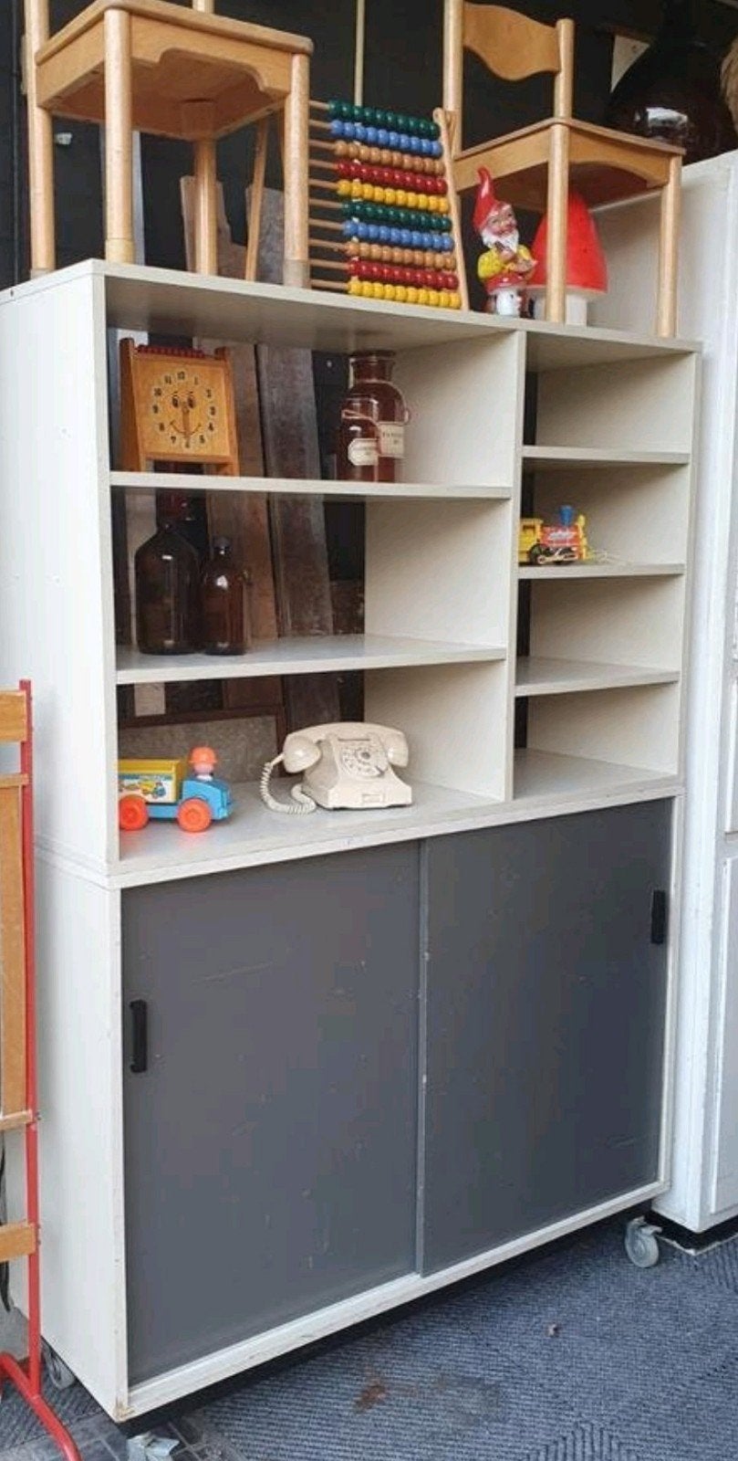 vintage schoolkast 2 delig op wieltjes, Ophalen, Gebruikt
