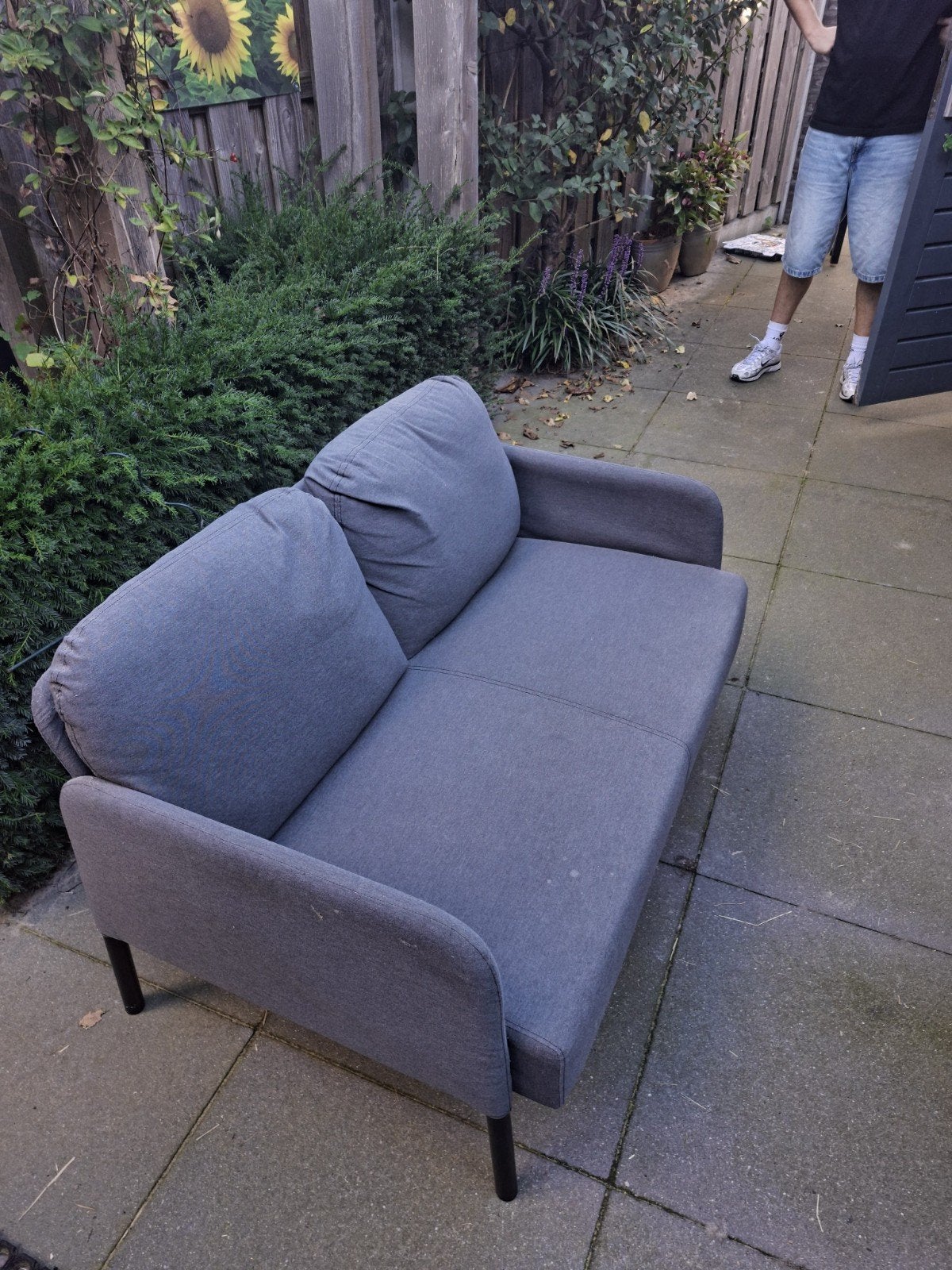 grijs/zwart IKEA bankje in goede staat, Tweepersoons, Ophalen of Verzenden, Zo goed als nieuw, Minder dan 150 cm