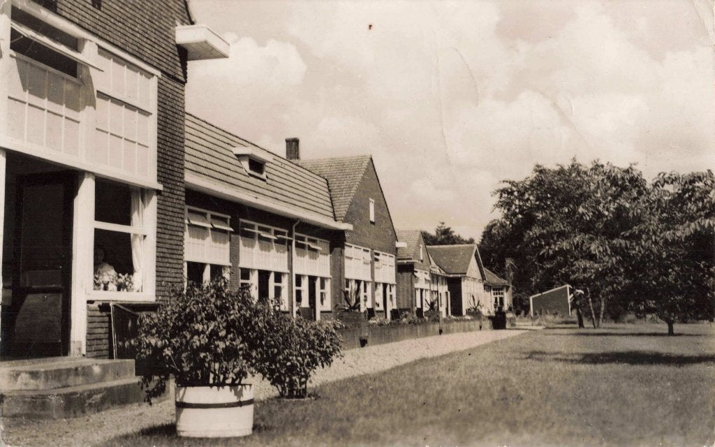 Appelscha Beatrix-Oord Vrouwenpaviljoen L2827, Ophalen, 1940 tot 1960, Gelopen, Friesland