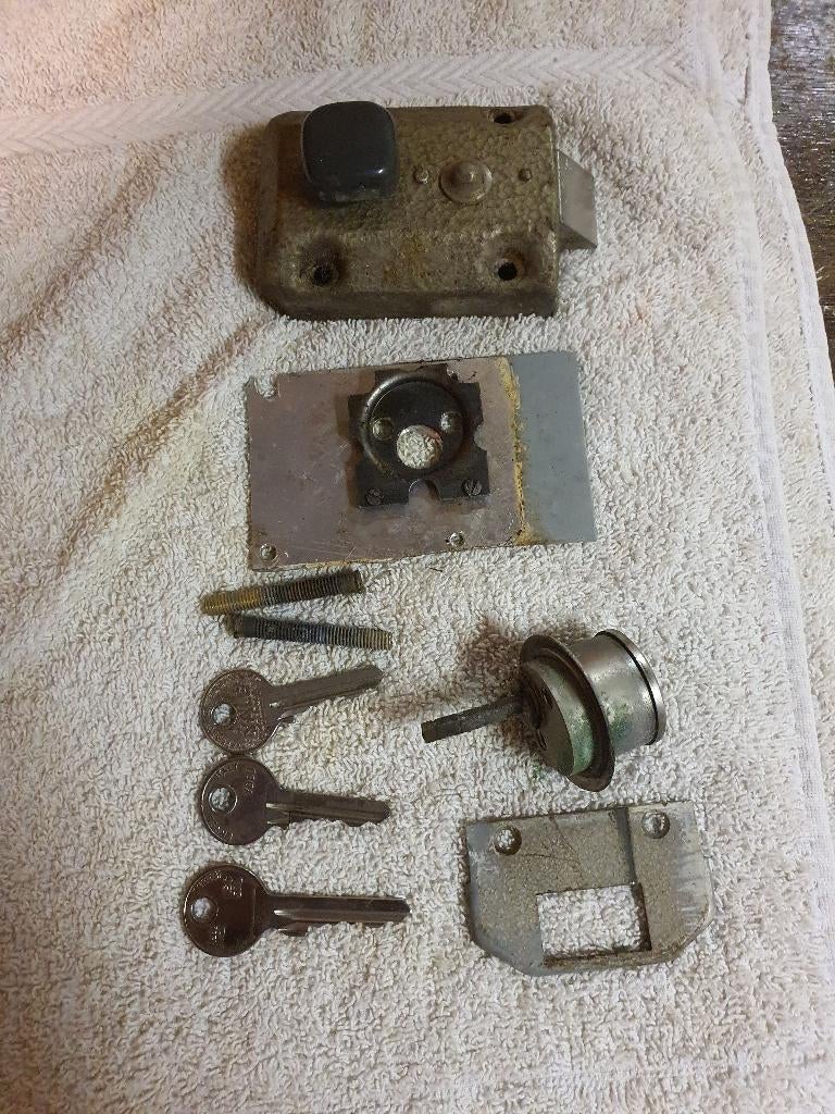 Antiek slot( rond 1950), Antiek en Kunst, Antiek | Gereedschap en Instrumenten, Ophalen of Verzenden