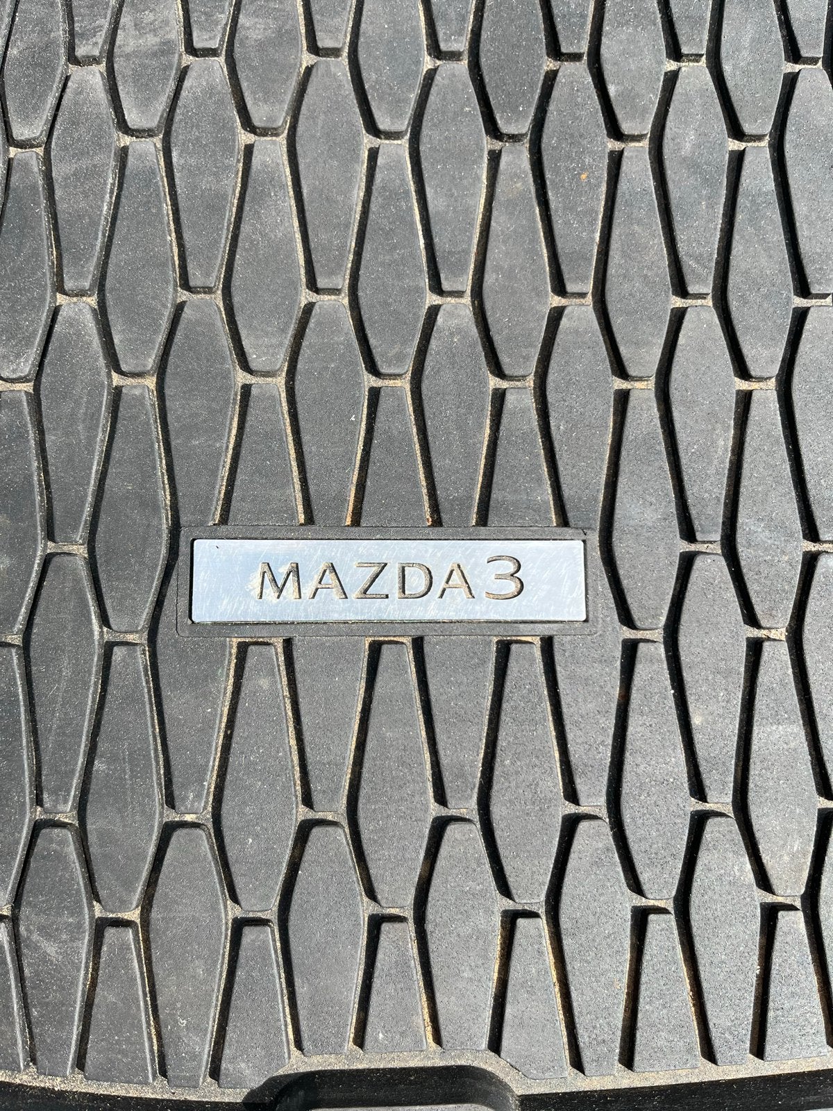 Mazda 3 rubberen kofferbakmat, Auto diversen, Automatten, Ophalen, Zo goed als nieuw