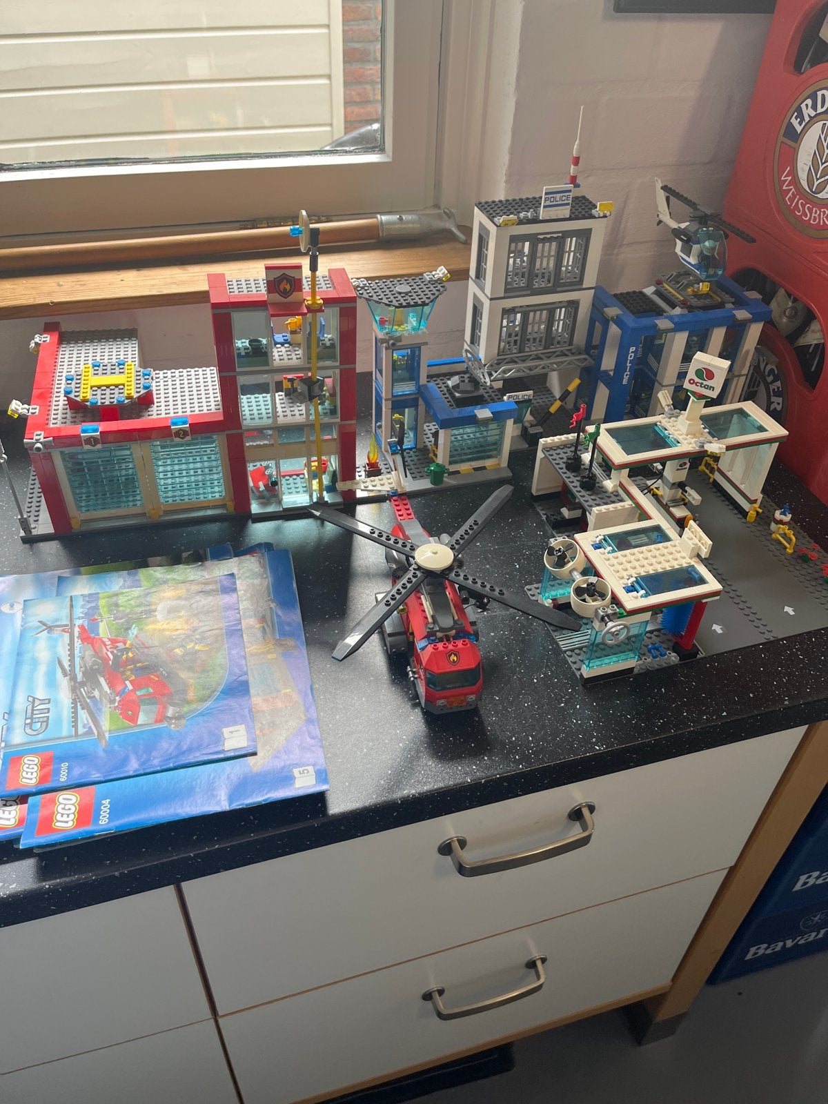 Lego City: Brandweerkazerne, Politiebureau & Tankstation, Ophalen of Verzenden, Gebruikt, Overige merken