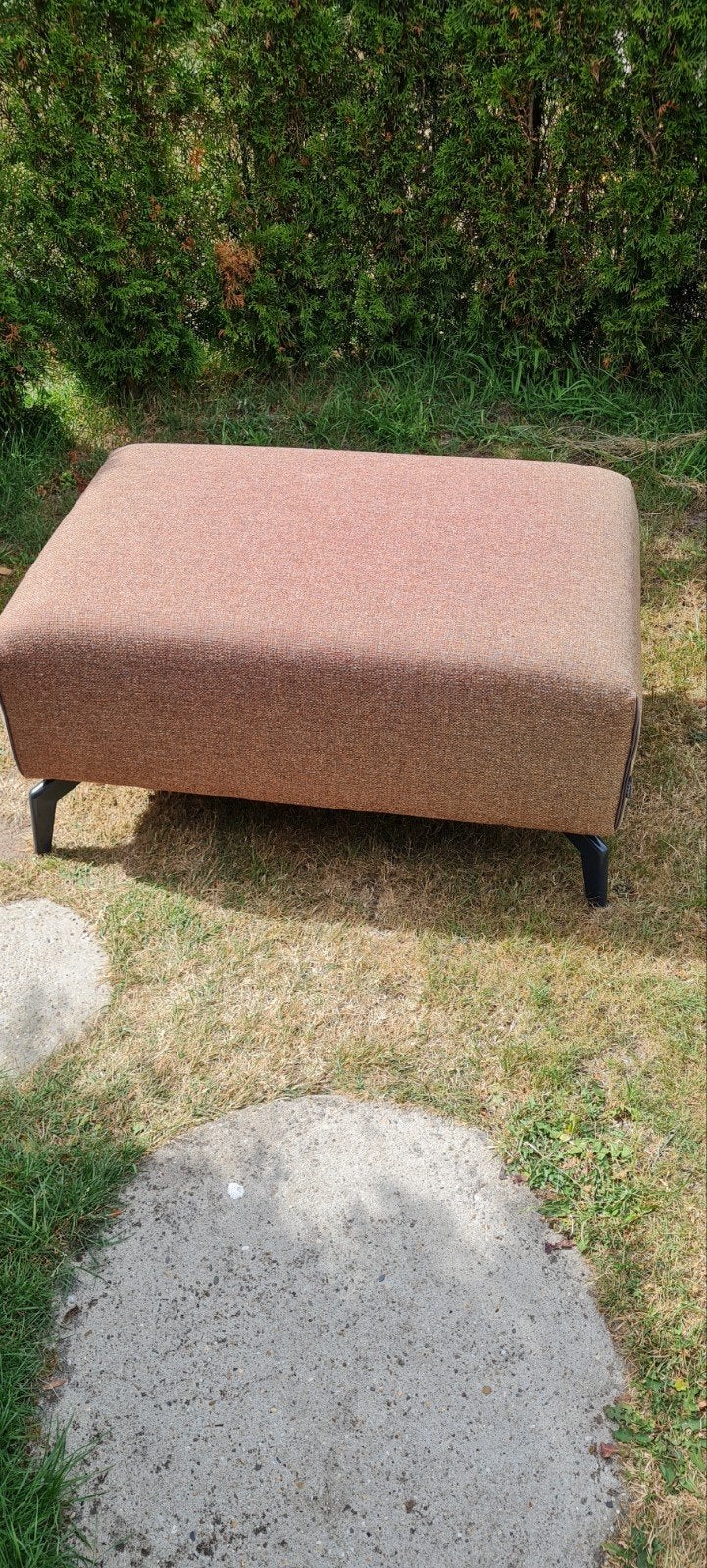 Hocker voetenbankje  bijna gratis. €10., Ophalen, Gebruikt, Rechthoekig, 50 tot 75 cm