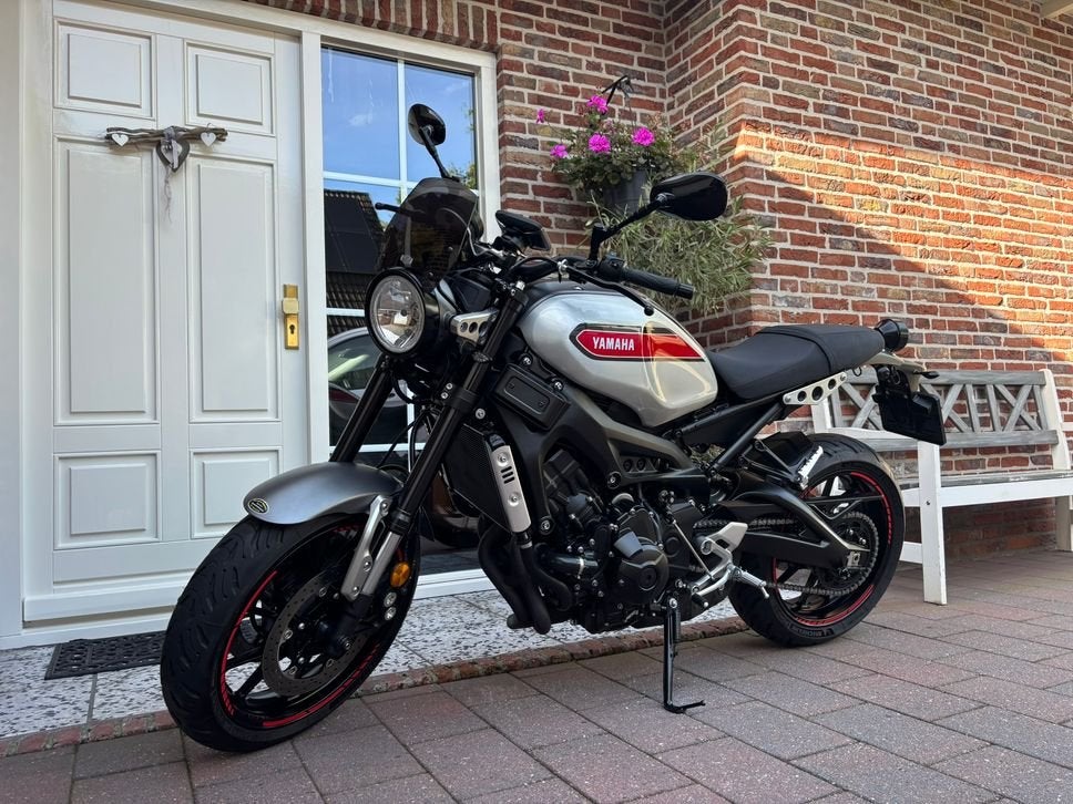 YAMAHA XSR 900 retro naked xsr900 mt09 yamaha (bj 2020) 85kw, Motorrijbewijs A, Bedrijf, Sport, Meer dan 35 kW