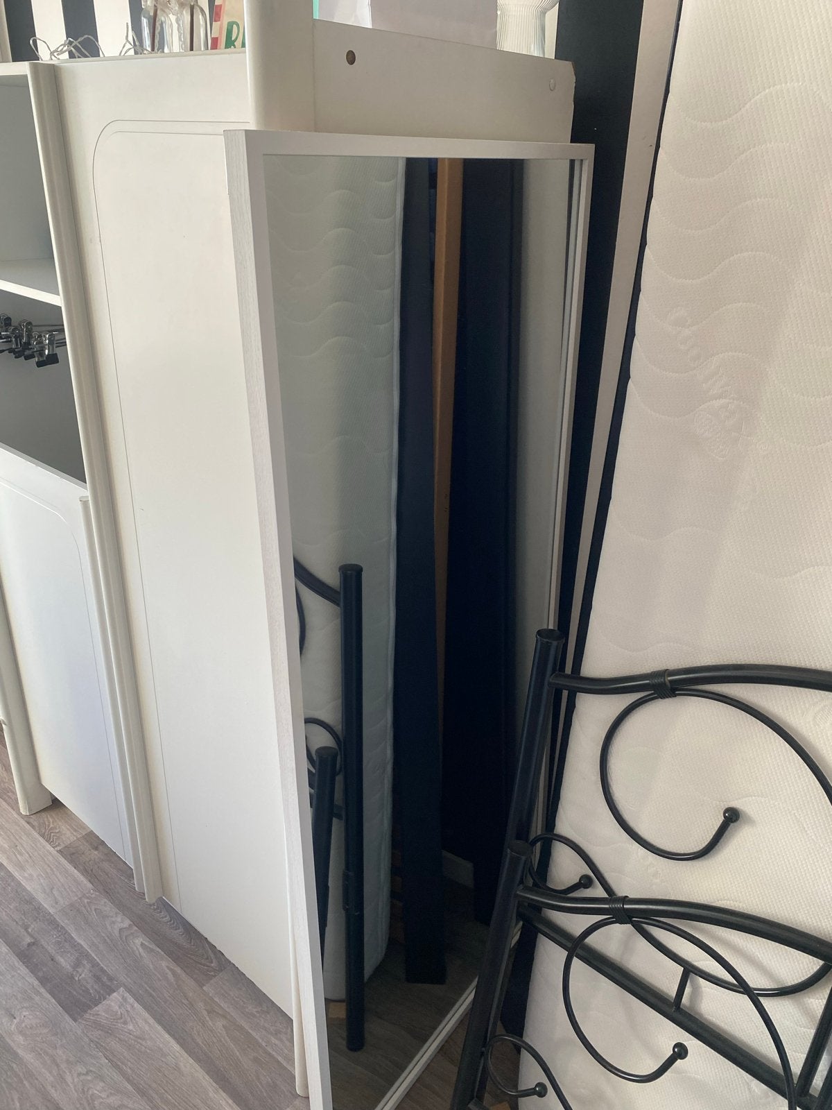Grote spiegel (150x65 cm) in goede staat - IKEA, Huis en Inrichting, Ophalen, Zo goed als nieuw, 150 tot 200 cm, Rechthoekig